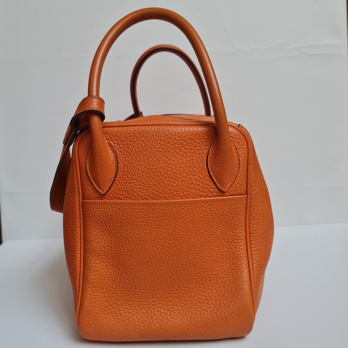 2011 Hermes Orange Clemence Leather Lindy 30 Bag In Good Condition In Jakarta, Daerah Khusus Ibukota Jakarta