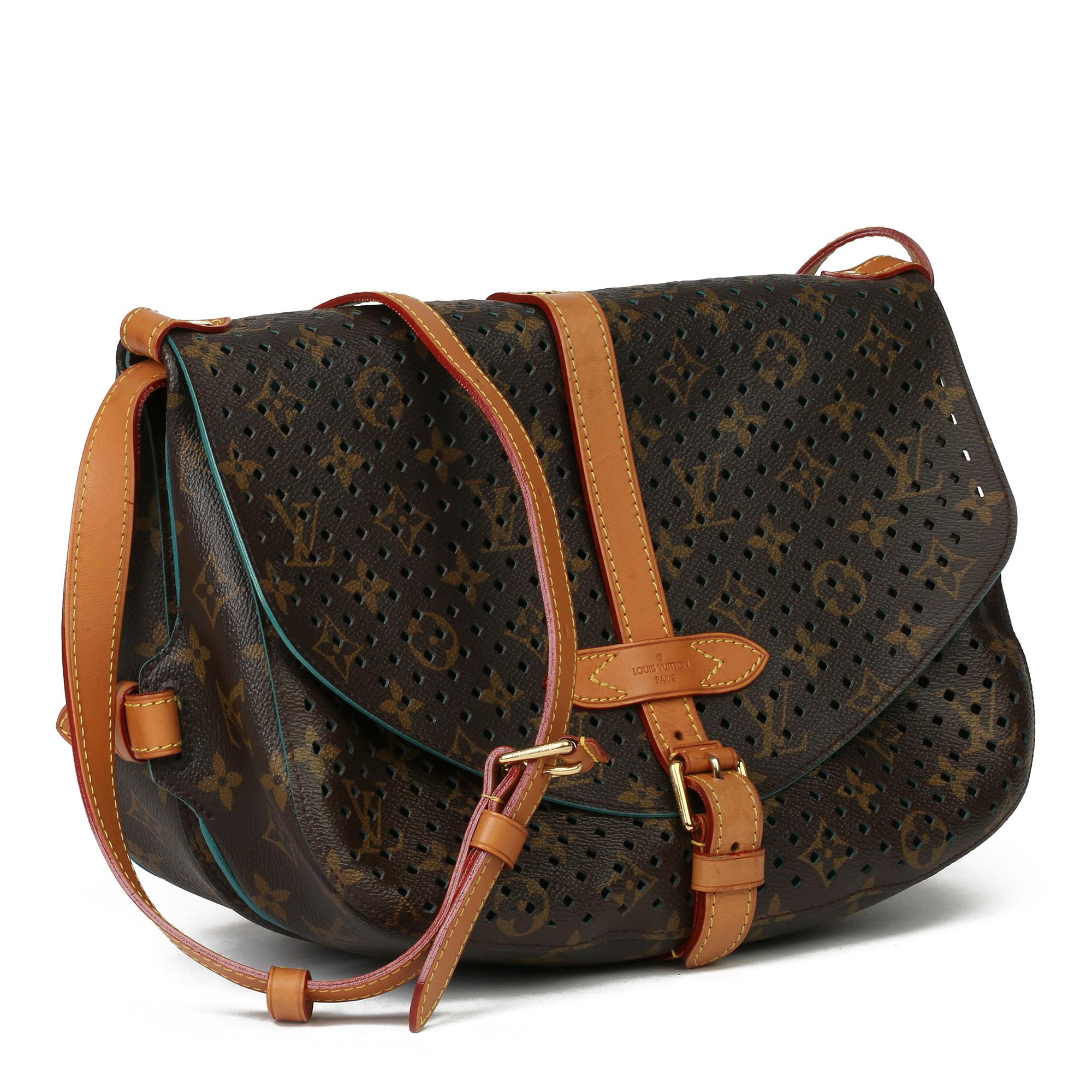 LOUIS VUITTON
Brown Perforated Monogram Coated Canvas & Vachetta Leather Teal Saumur 30

Xupes Reference: HB3949
Serial Number: TJ4181
Age (Circa): 2011
Authenticity Details: Date Stamp (Made in France)
Gender: Ladies
Type: Shoulder,