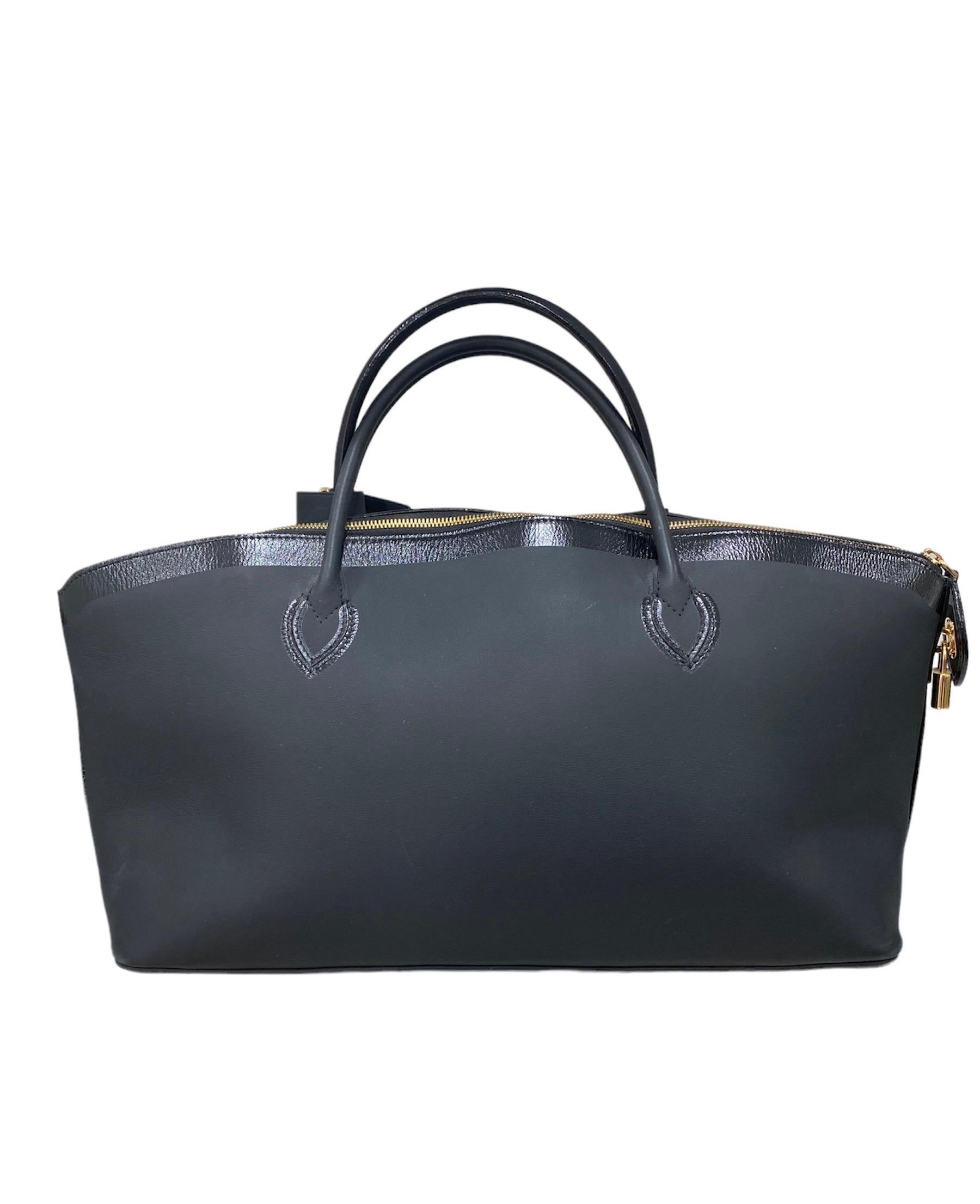 2011 Louis Vuitton Lockit East-West Handbag In Excellent Condition In Torre Del Greco, IT