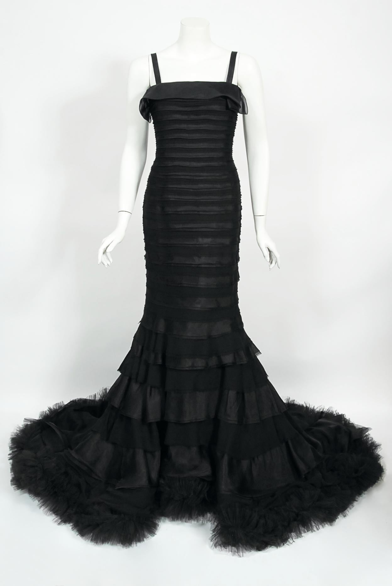 2011 Oscar de la Renta Runway Black Ruched Silk Hourglass Trained Mermaid Gown  7