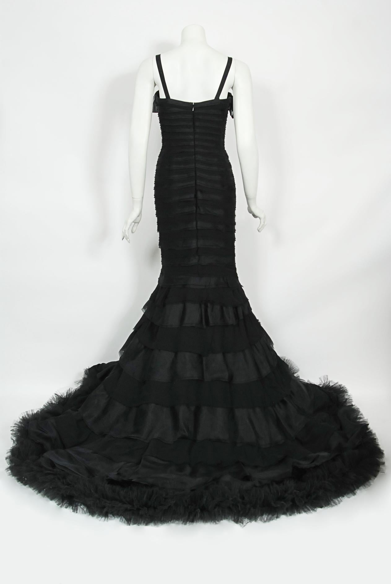 2011 Oscar de la Renta Runway Black Ruched Silk Hourglass Trained Mermaid Gown  11
