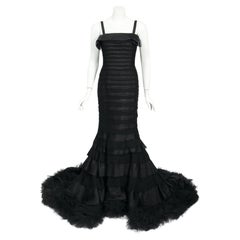 2011 Oscar de la Renta Runway Black Ruched Silk Hourglass Trained Mermaid Gown 