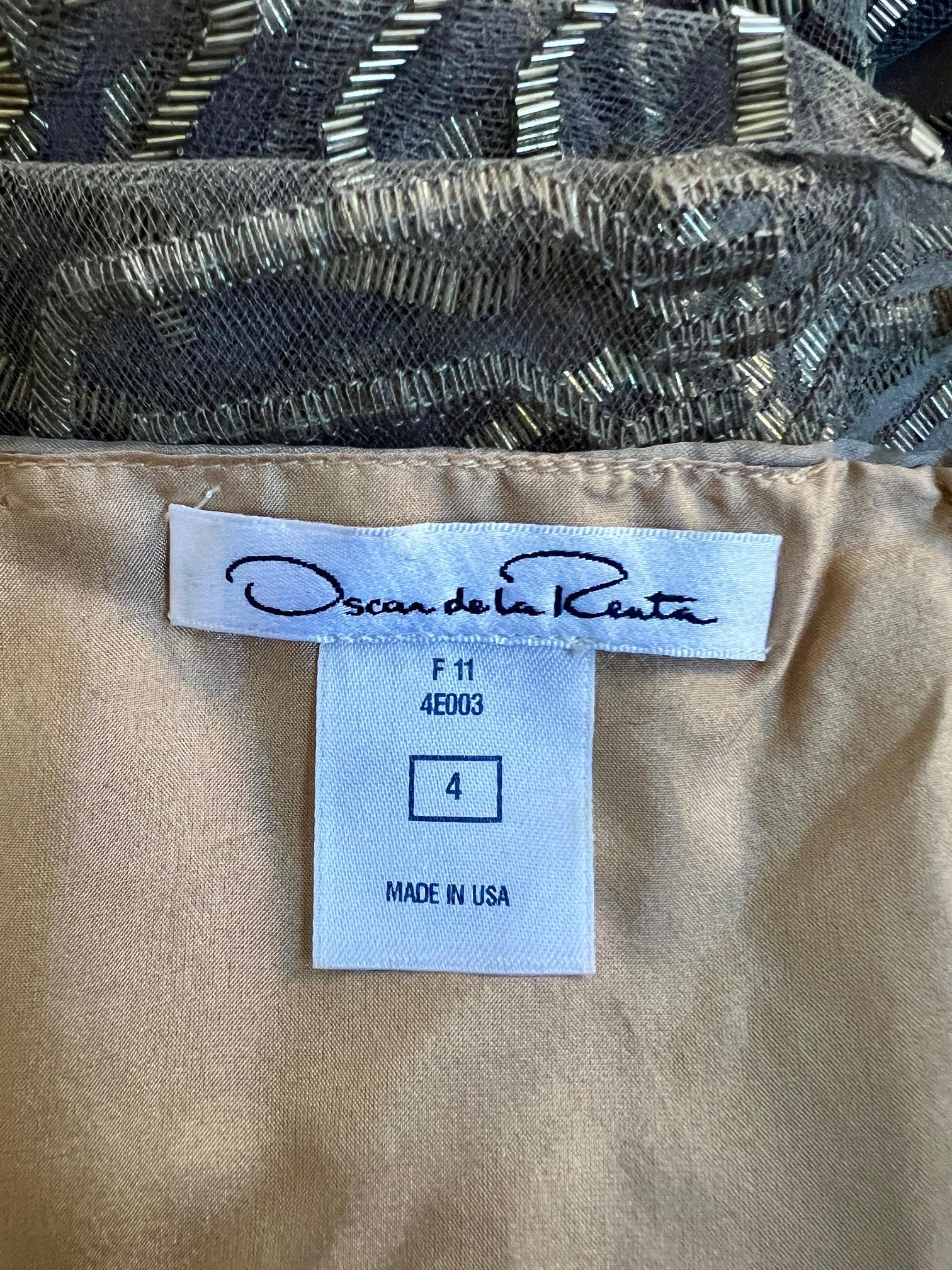 2011 Oscar De La Renta Laufsteg Transparenter Mocha-Maxi-Dress mit Perlenbesatz und All-Over-Perlen Damen im Angebot