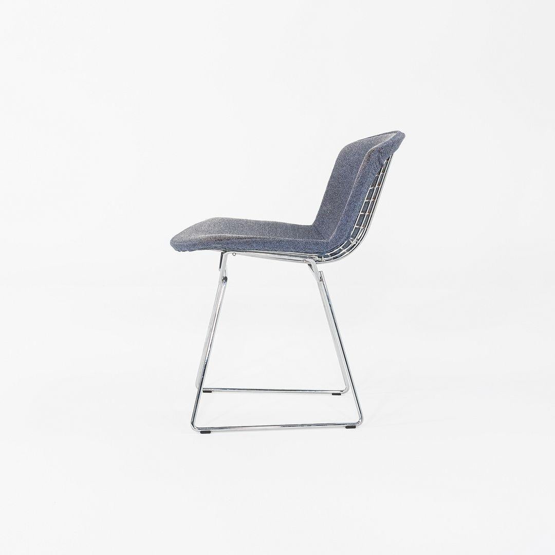 Moderne 2011 Paire de chaises d'appoint en fil de fer Harry Bertoia pour Knoll avec coussinets complets en vente
