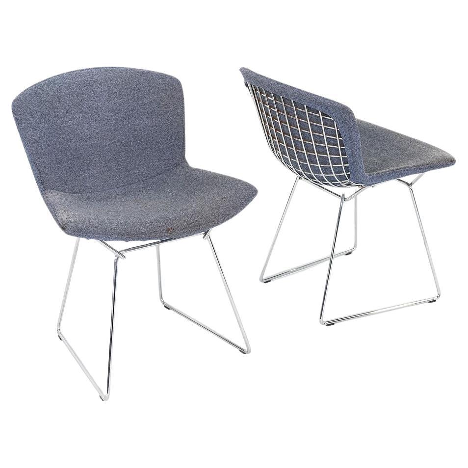 2011 Paire de chaises d'appoint en fil de fer Harry Bertoia pour Knoll avec coussinets complets en vente