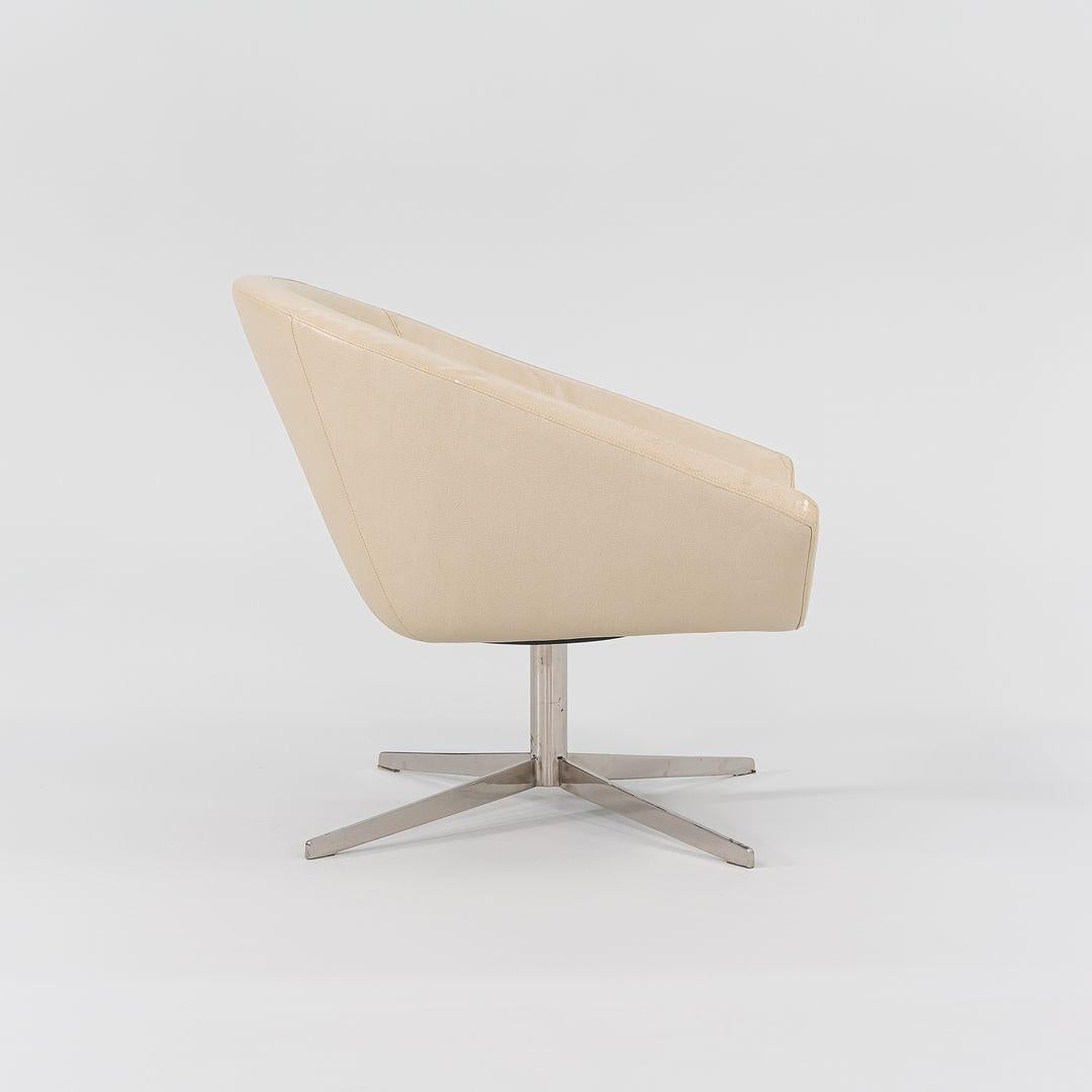 Acier Fauteuils de salon Remy 2011 de Jeffrey Bernett pour Bernhardt Design en cuir crème en vente