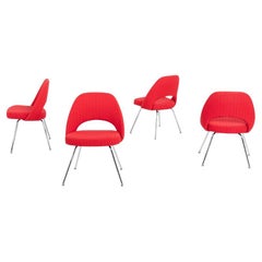 2011 Set di quattro sedie da pranzo Eero Saarinen for Knoll Armless Executive Side / Dining Chairs