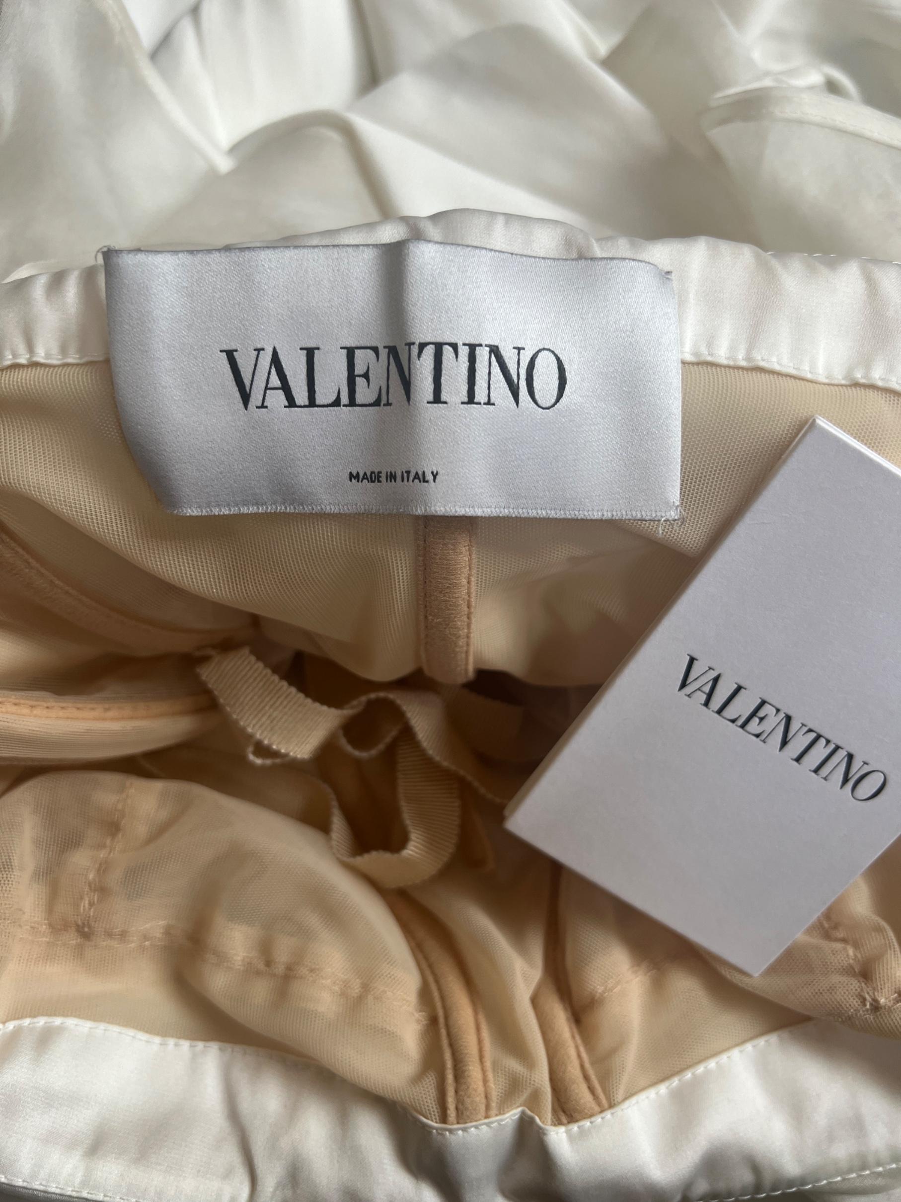 De las mujeres 2011 Valentino Vestido Blanco con Detalle de Volantes y Tirante Embellecedor en venta