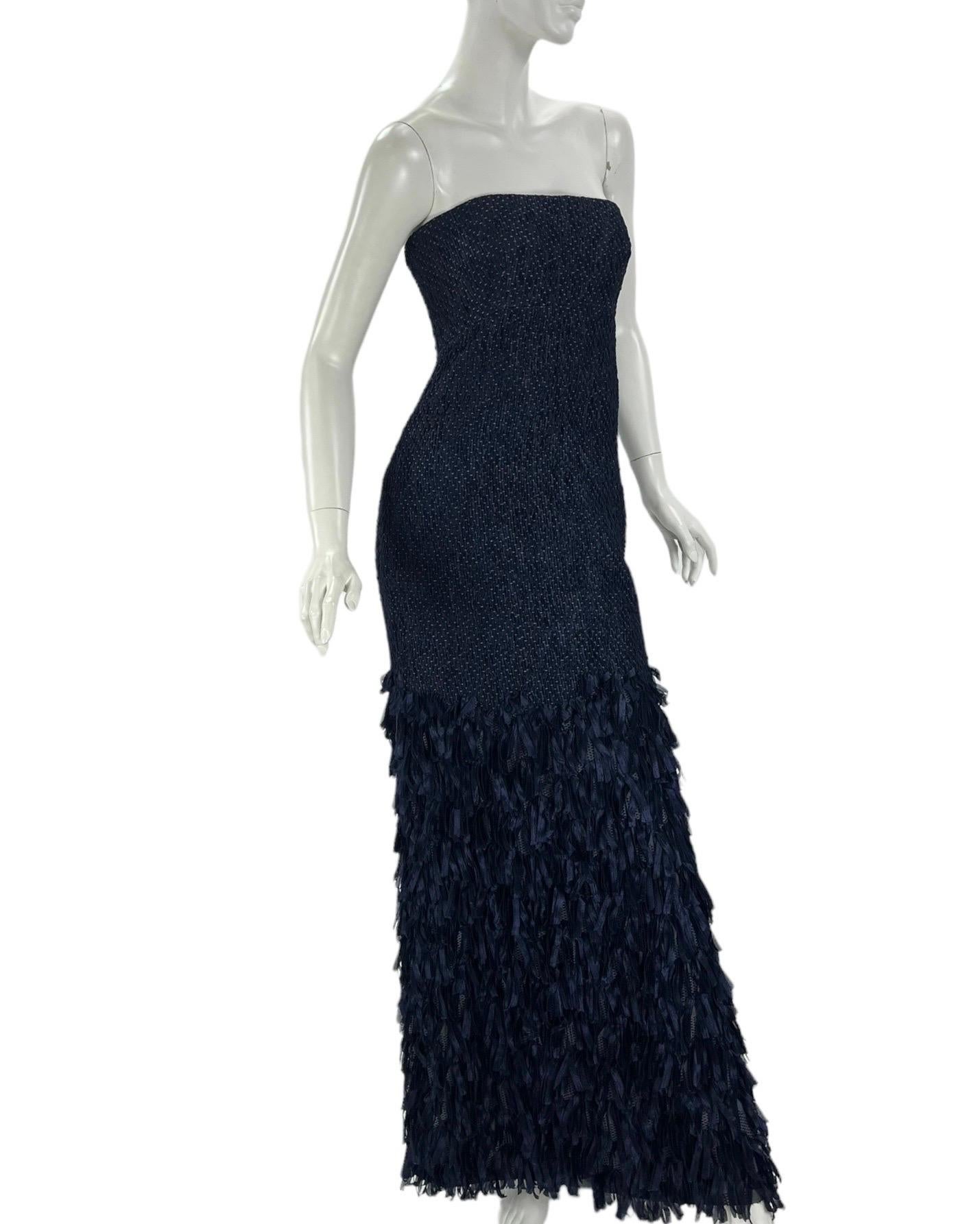 Donna 2011 Vintage Giorgio Armani abito senza spalline in seta intrecciata blu navy 42 - 6 in vendita