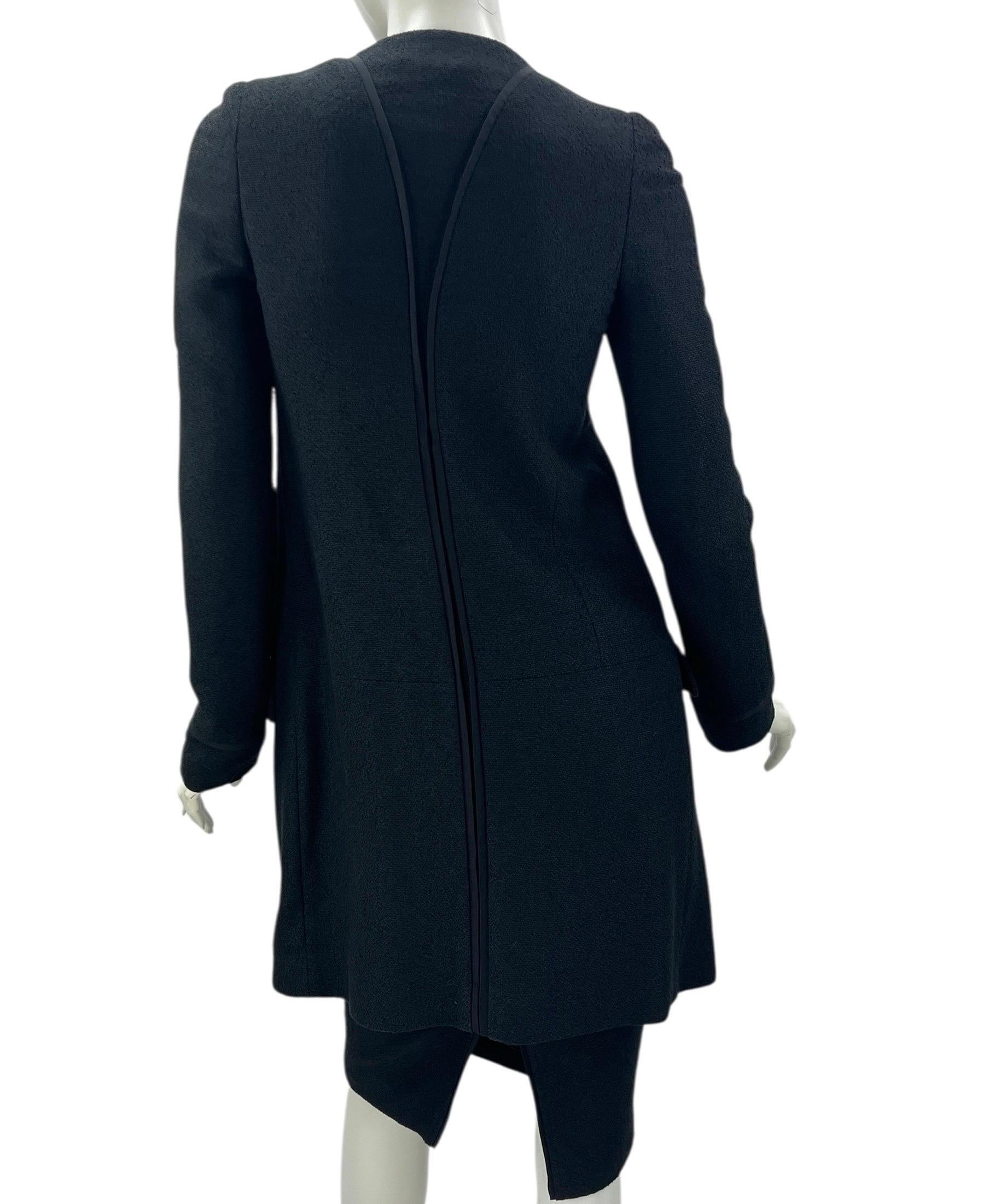 2011 Vintage Versace Cappotto in tweed nero con giacca e gonna In condizioni Nuovo in vendita a Montgomery, TX