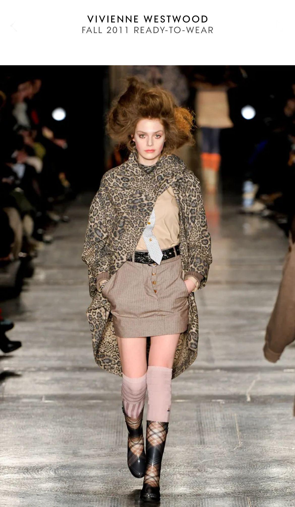 2011 Vivienne Westwood Leopard print wool fitted Crop Jacket In Good Condition In Sheffield, GB