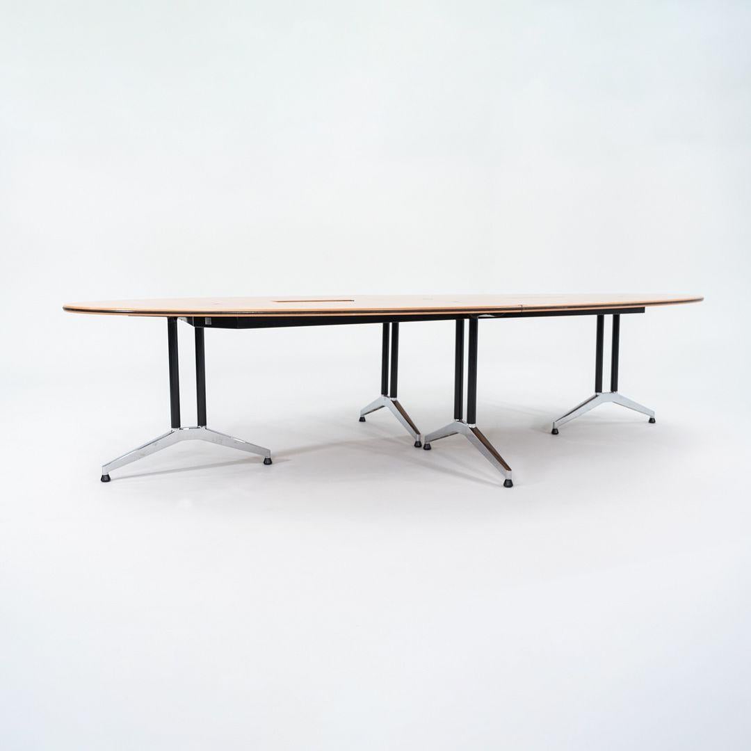 Moderne 2011 Wilkhahn of Germany Logon 620 Range Table de conférence 126 x 51 Inches 620/21 en vente