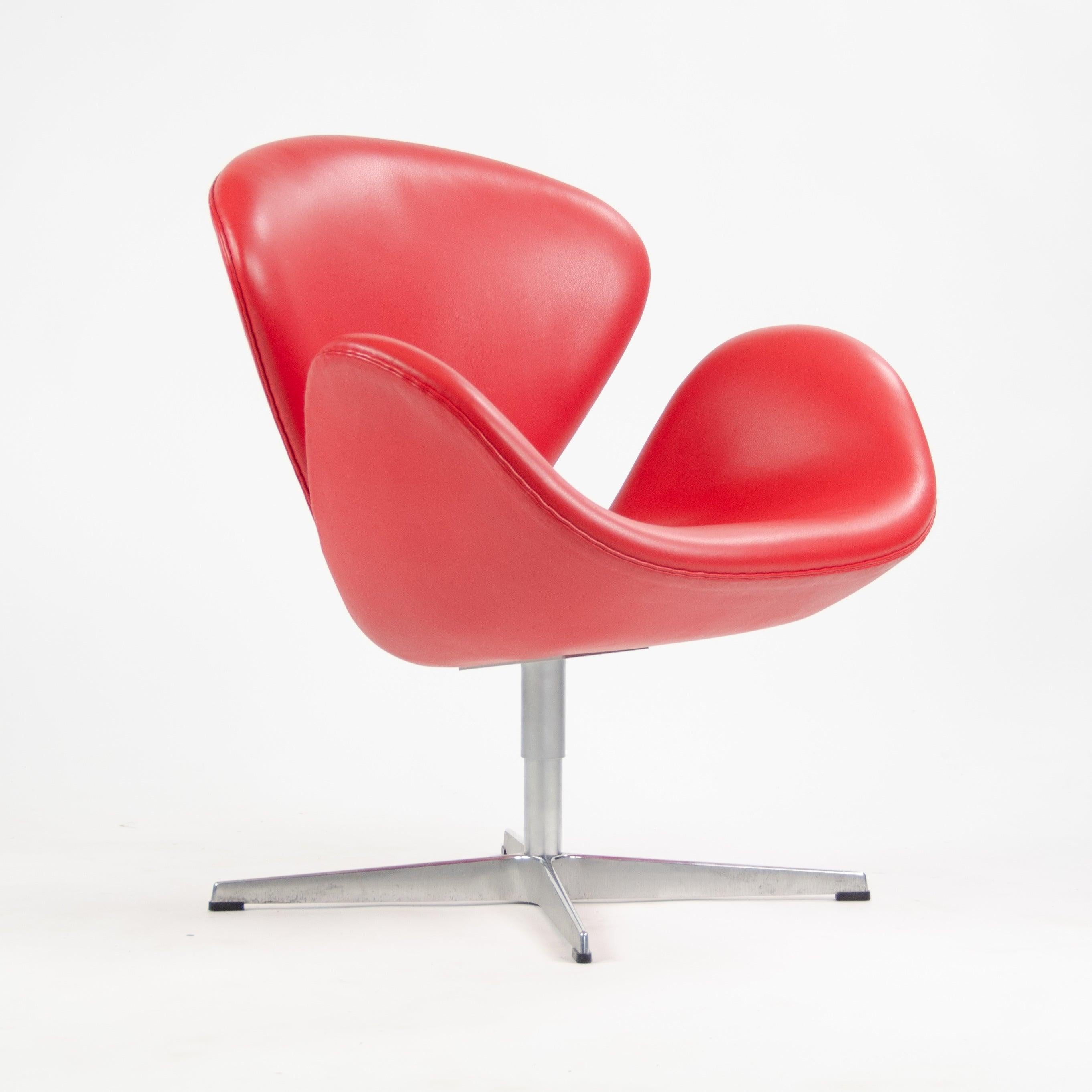 Modern 2012 Arne Jacobsen Fritz Hansen Denmark Swan Chairs Leather Upholstery Knoll For Sale