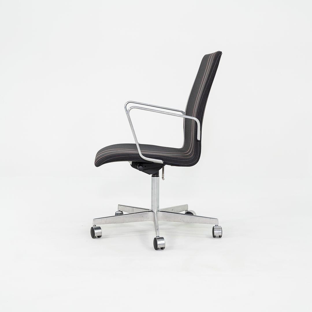 Moderno 2012 Sedia da scrivania bassa Arne Jacobsen Oxford per Fritz Hansen in tessuto 4x Disponibile in vendita