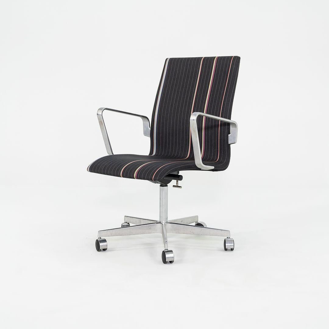 XXI secolo e contemporaneo 2012 Sedia da scrivania bassa Arne Jacobsen Oxford per Fritz Hansen in tessuto 4x Disponibile in vendita