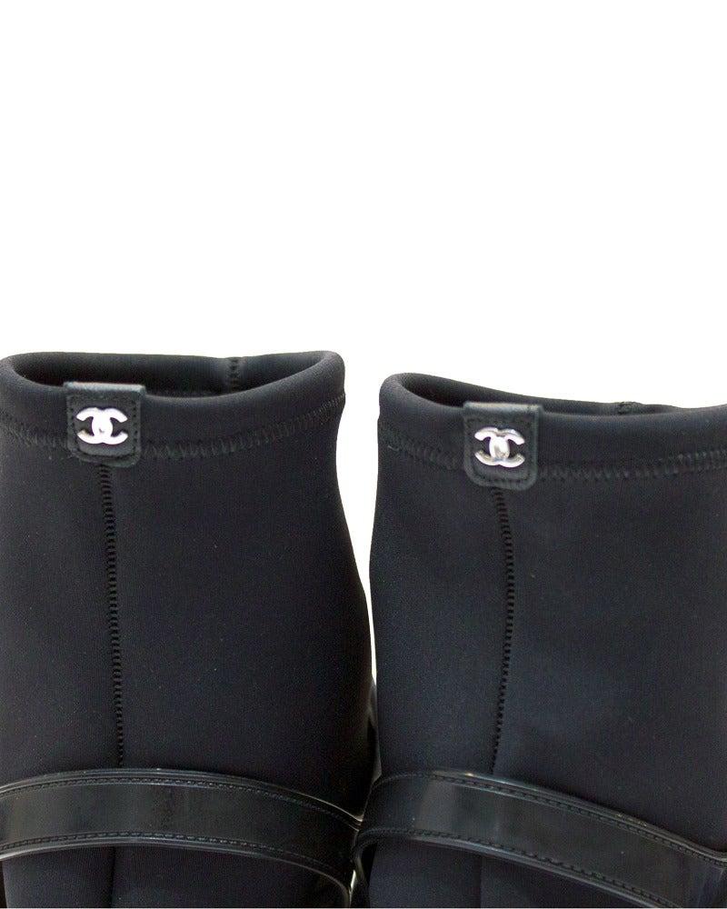 2012 Chanel Black Platform Rubber /Jelly Sandals with Neoprene Booties In Good Condition For Sale In Toronto, Ontario