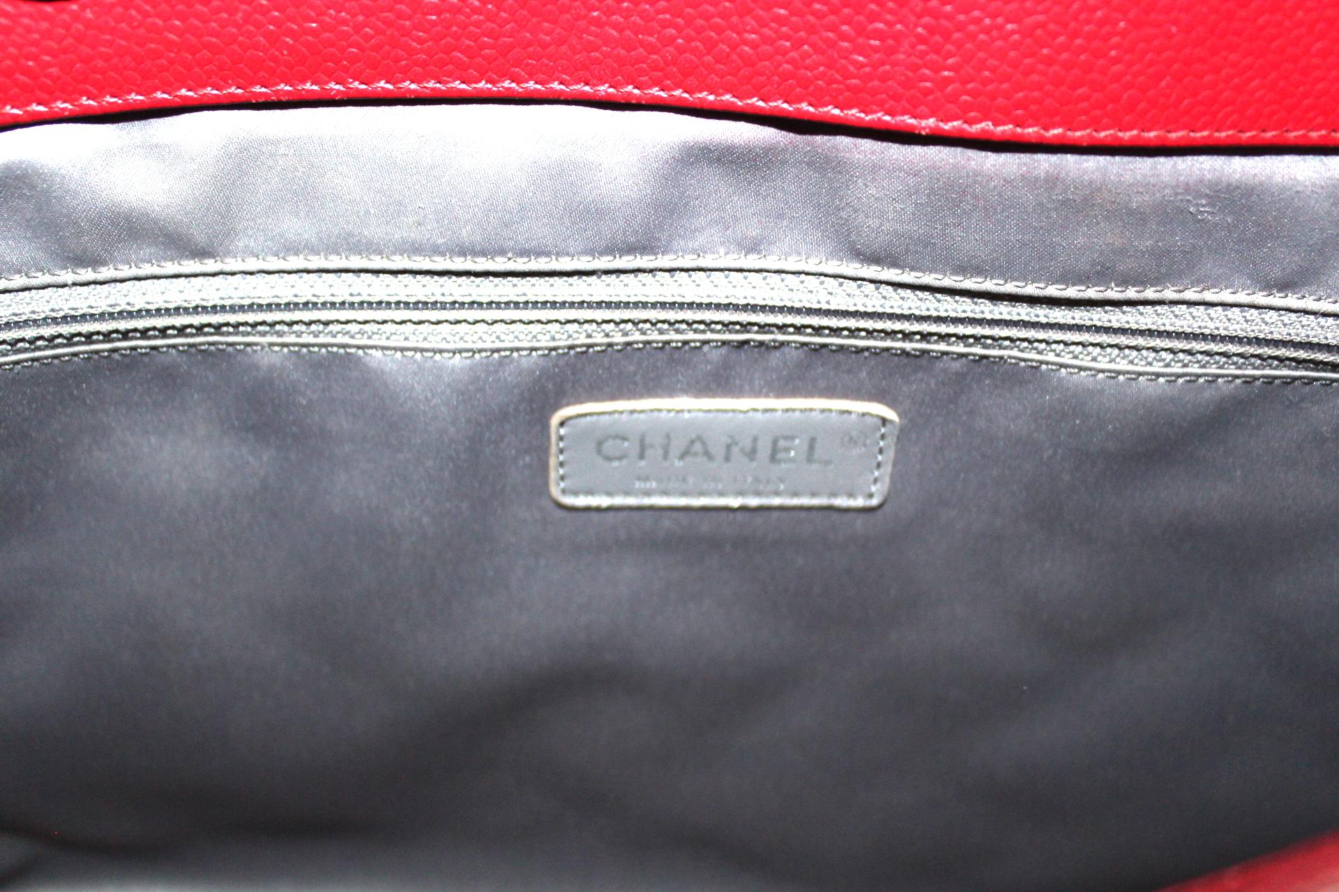 2012 Chanel Red Leather GST Bag In Excellent Condition In Torre Del Greco, IT