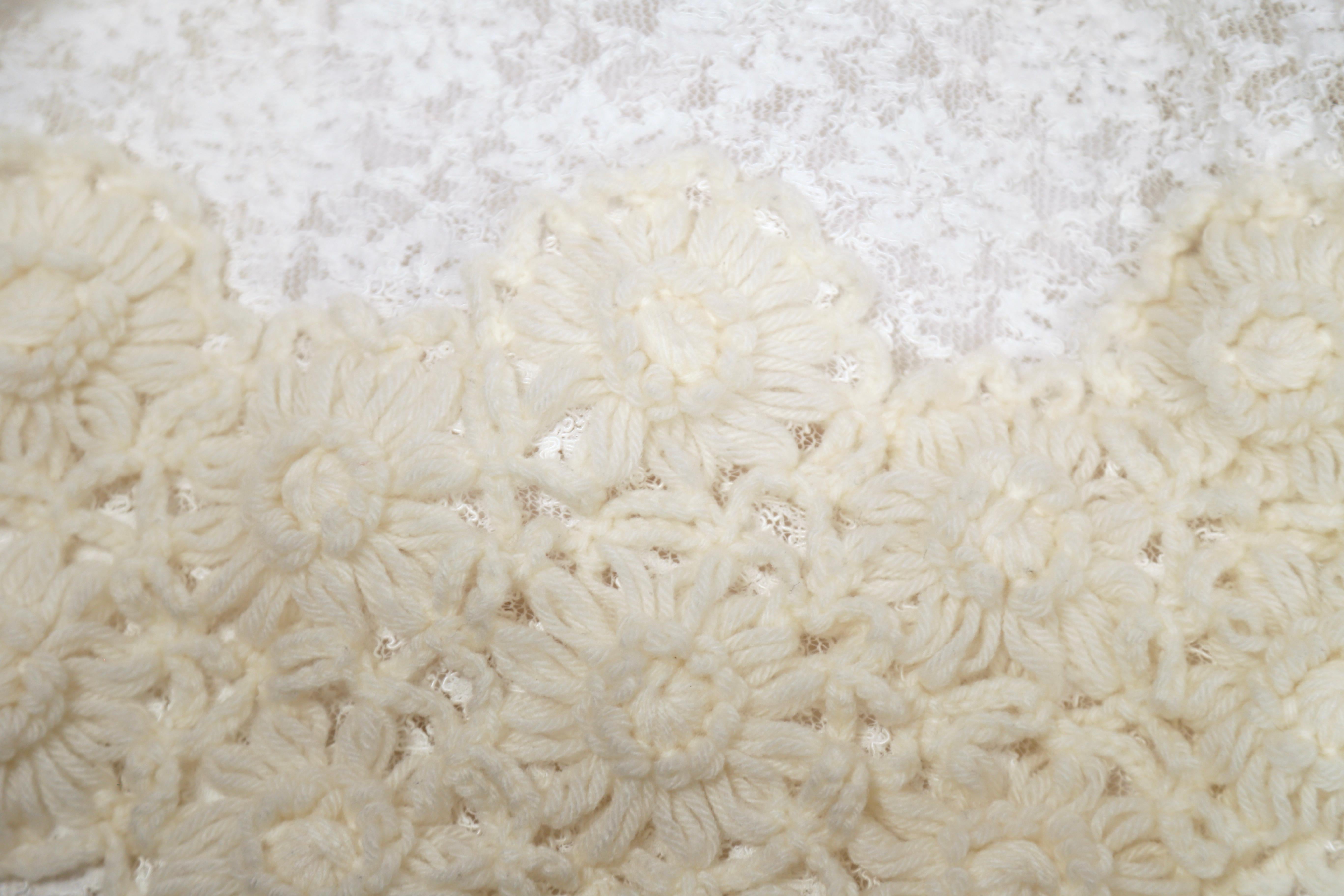 COMME DES GARCONS Veste en dentelle blanc cassé avec détails floraux en maille, 2012 en vente 4