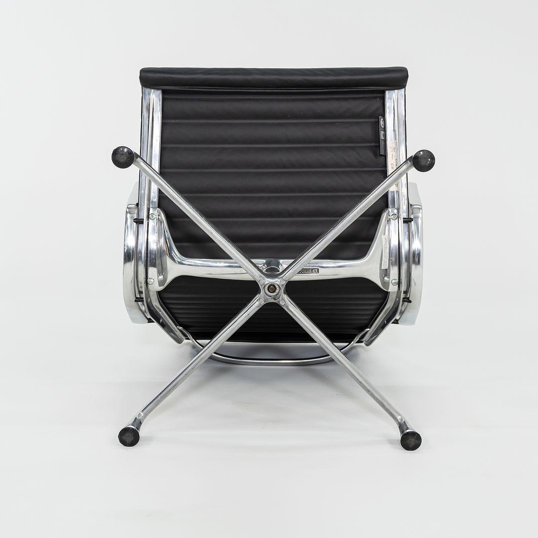 2012 Herman Miller Eames Aluminum Group Silla de salón de cuero negro 4x Disponible en venta 2