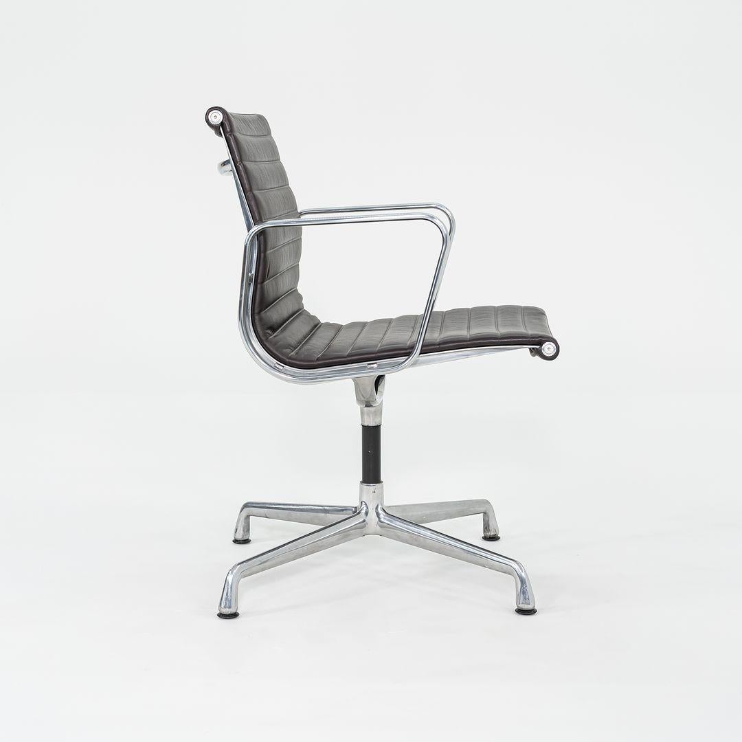 2012 Herman Miller Eames Aluminum Group Side Desk Chair Brown Leather 12+ Avail In Good Condition For Sale In Philadelphia, PA