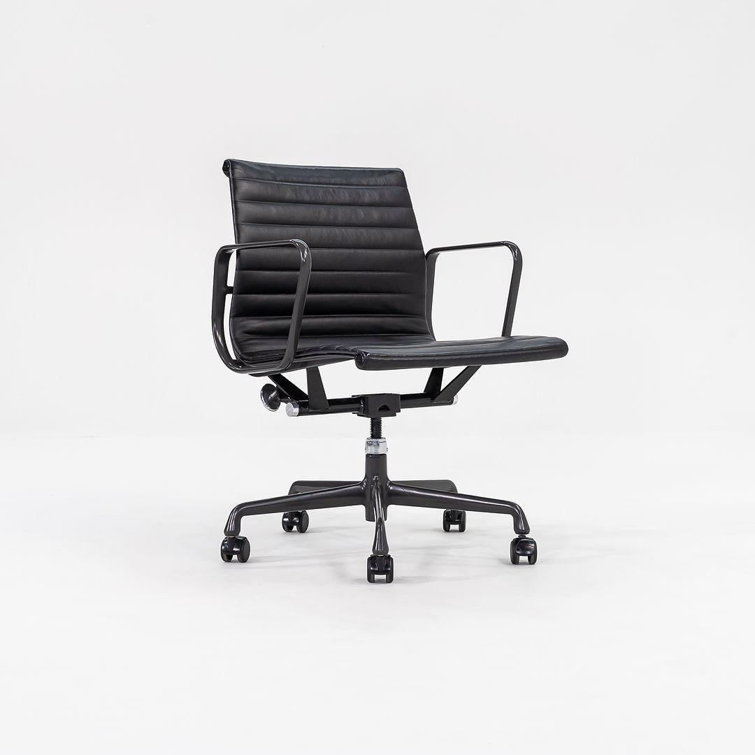 American 2012 Herman Miller Eames Aluminum Management Desk Chairs Black Leather 12+ Avail For Sale