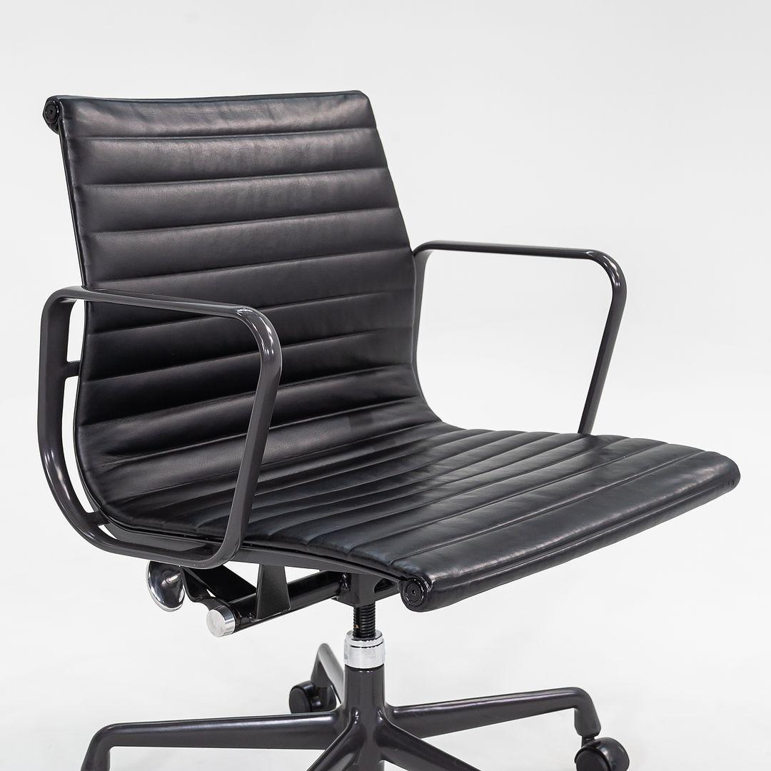 Contemporary 2012 Herman Miller Eames Aluminum Management Desk Chairs Black Leather 12+ Avail For Sale