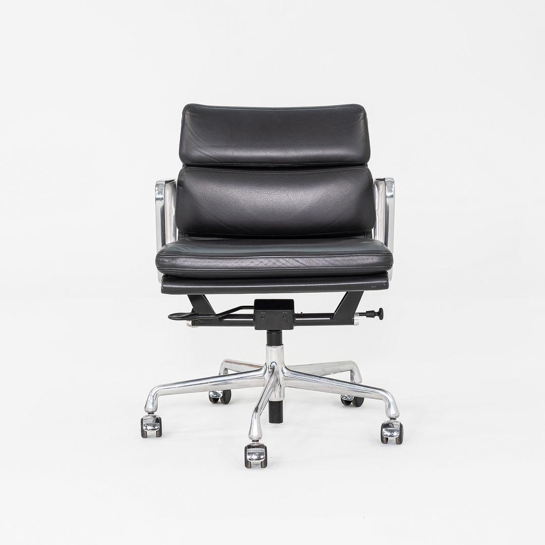 2012 Herman Miller Eames Soft Pad Management Desk Chair with Pneumatic Base In Good Condition For Sale In Philadelphia, PA
