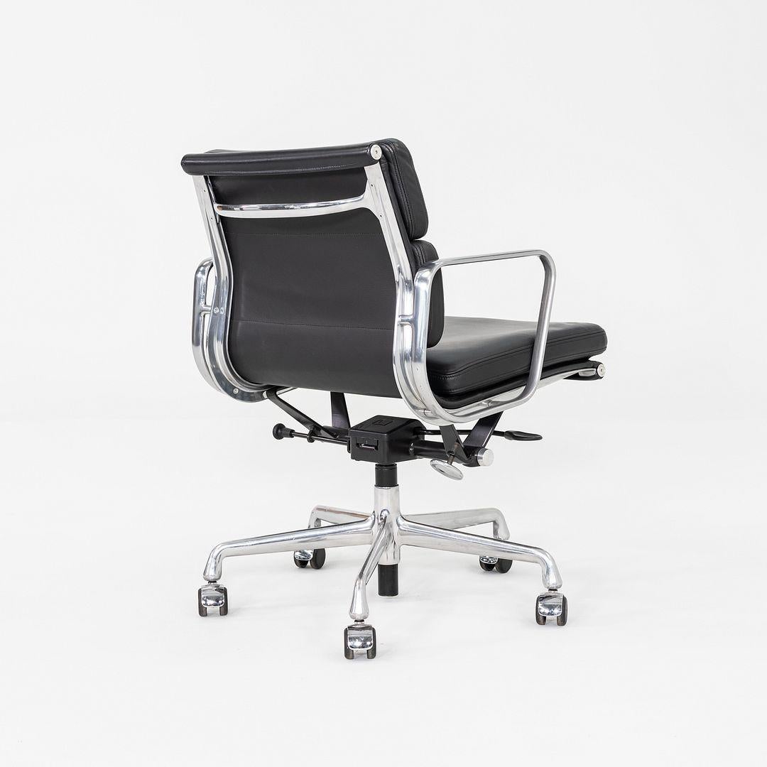Contemporary 2012 Herman Miller Eames Soft Pad Management Desk Chair with Pneumatic Base For Sale