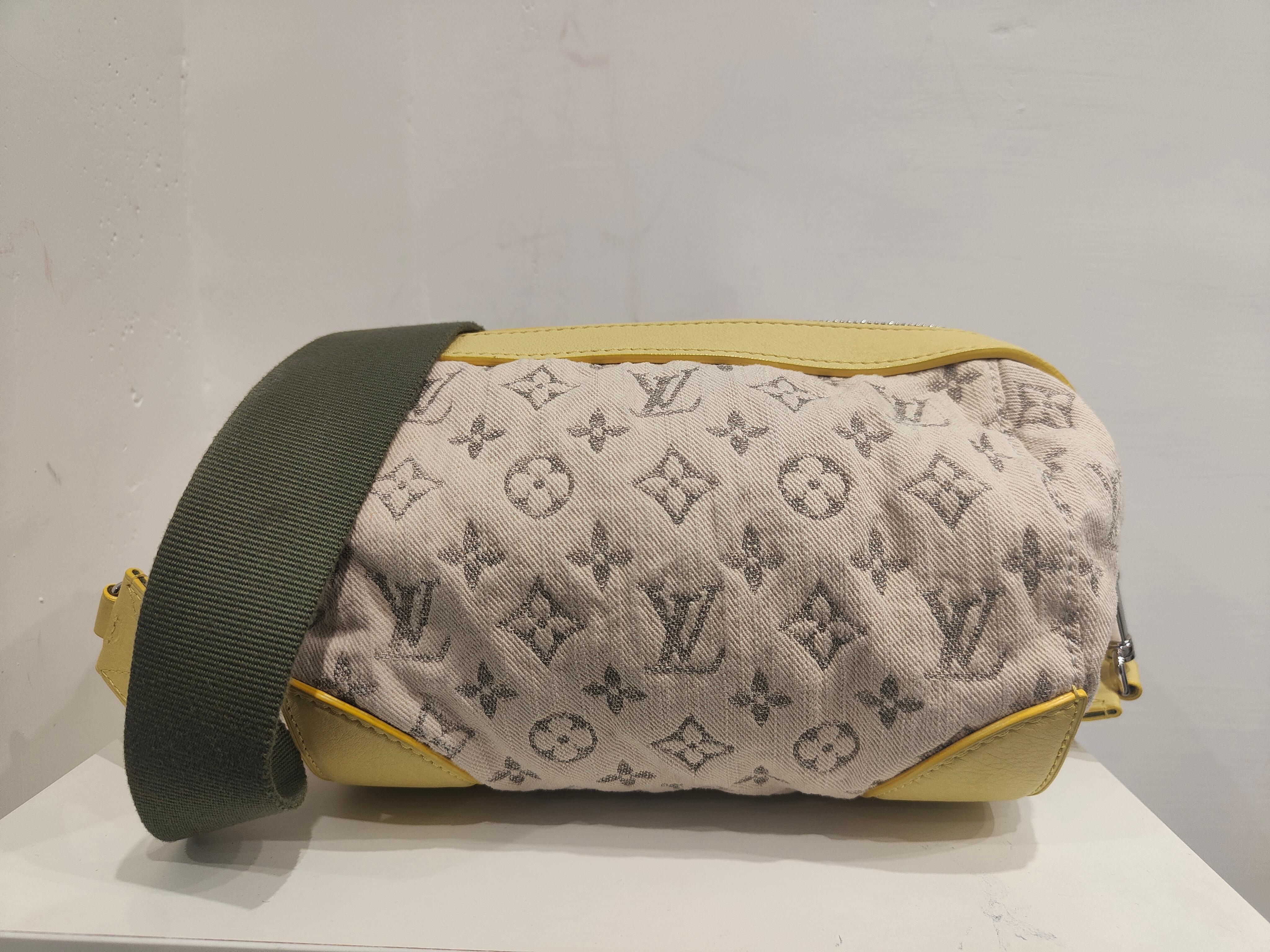 2012 Louis Vuitton bandouliere limited edition Yellow green For Sale 2