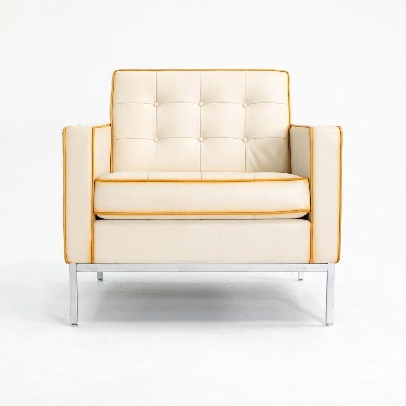 2012 Ein Paar Florence Knoll Lounge Sessel mit Lederbezug (Stahl) im Angebot