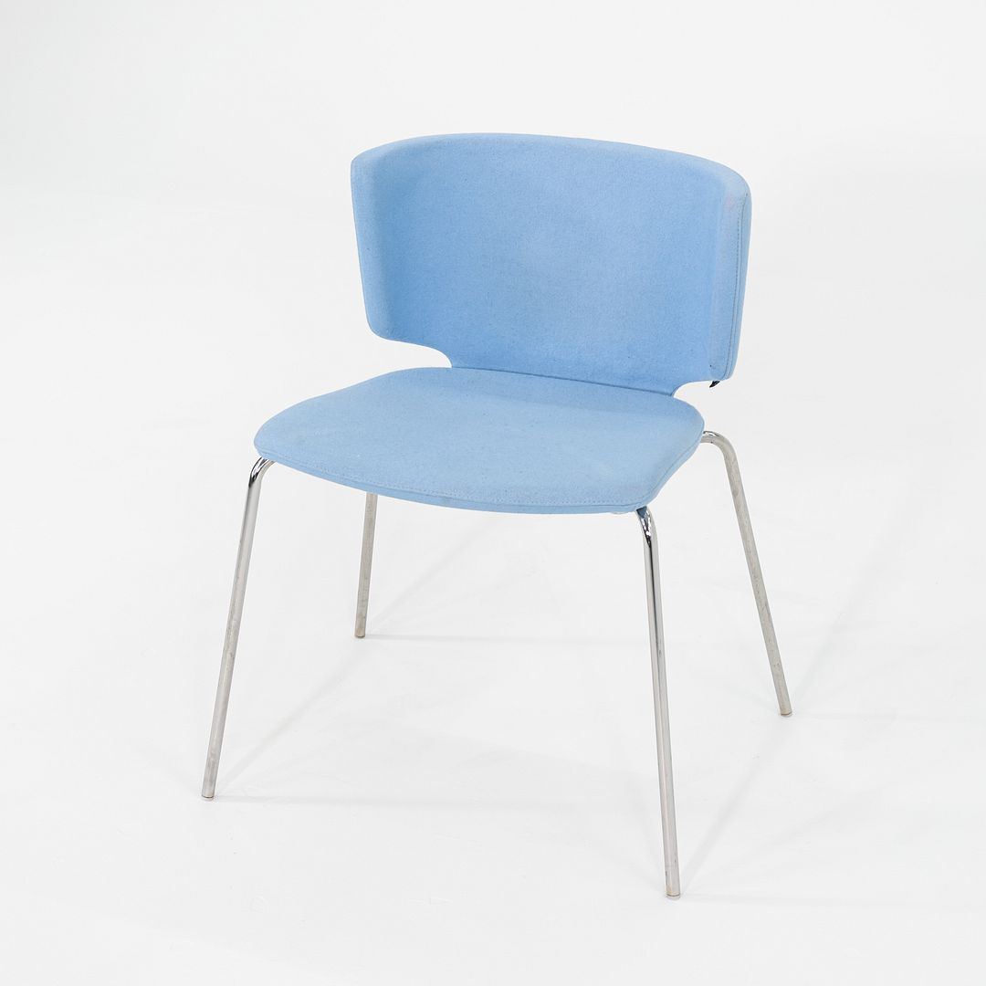 Questa è una poltrona Wrapp, disegnata da Marc Krusin per Coalesse-Steelcase nel 2005. Questi esempi risalgono al 2012. Il prezzo indicato comprende una sedia, ma abbiamo quattordici sedie disponibili per l'acquisto. Krusin voleva creare una sedia