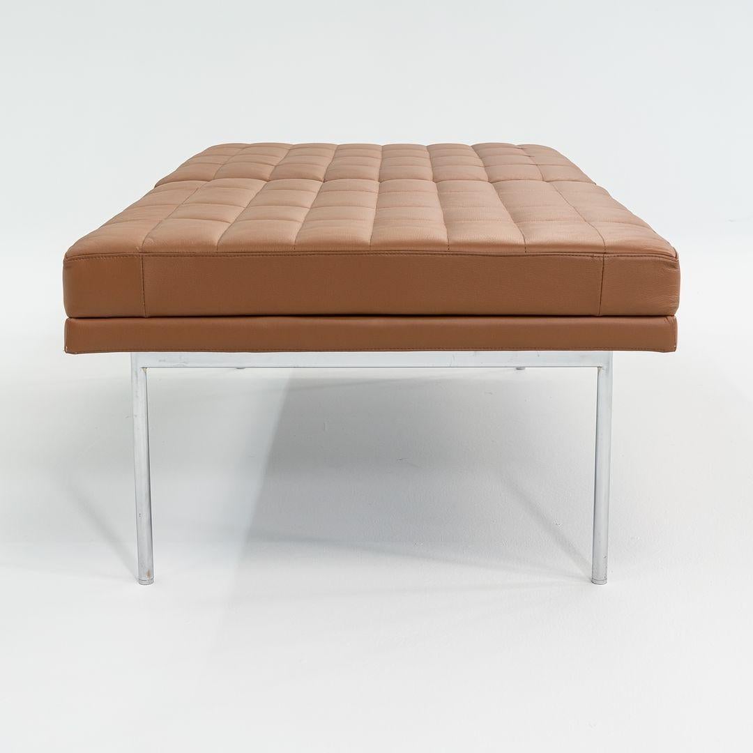 Moderne Banc matelassé Geiger Tuxedo Lounge BassamFellows 2013 en cuir cognac 1x disponible en vente