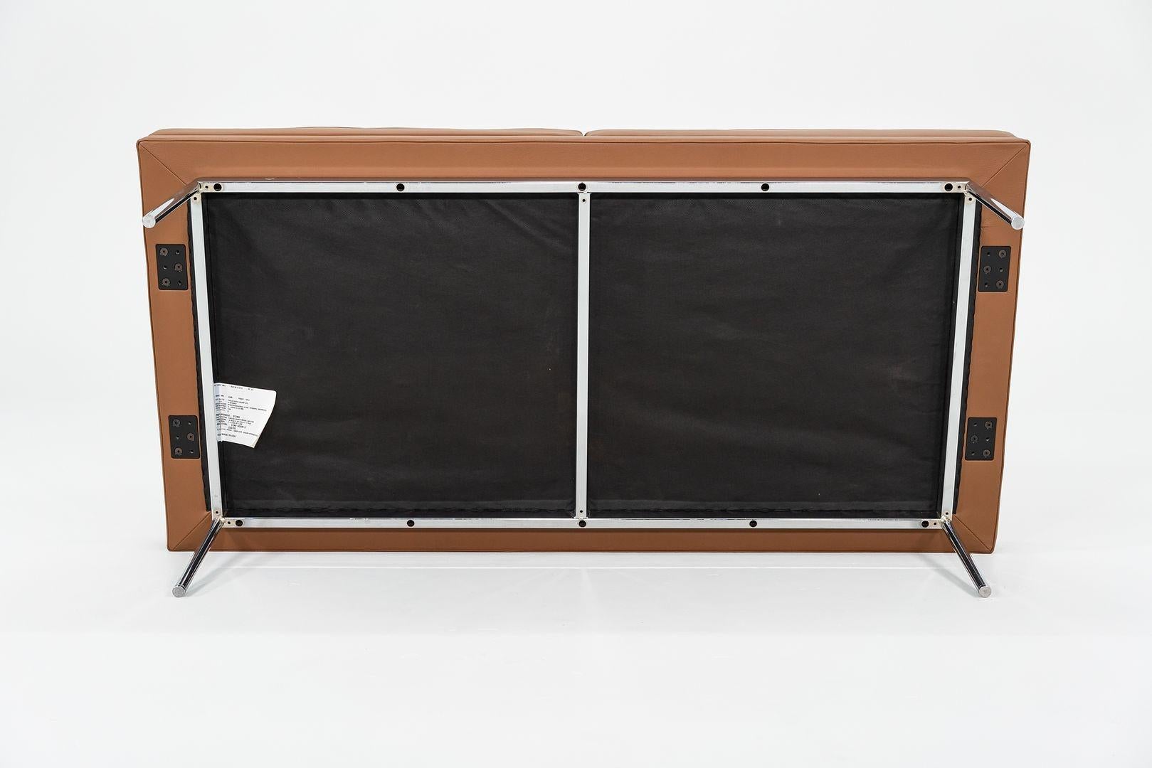 Banc matelassé Geiger Tuxedo Lounge BassamFellows 2013 en cuir cognac 1x disponible en vente 1