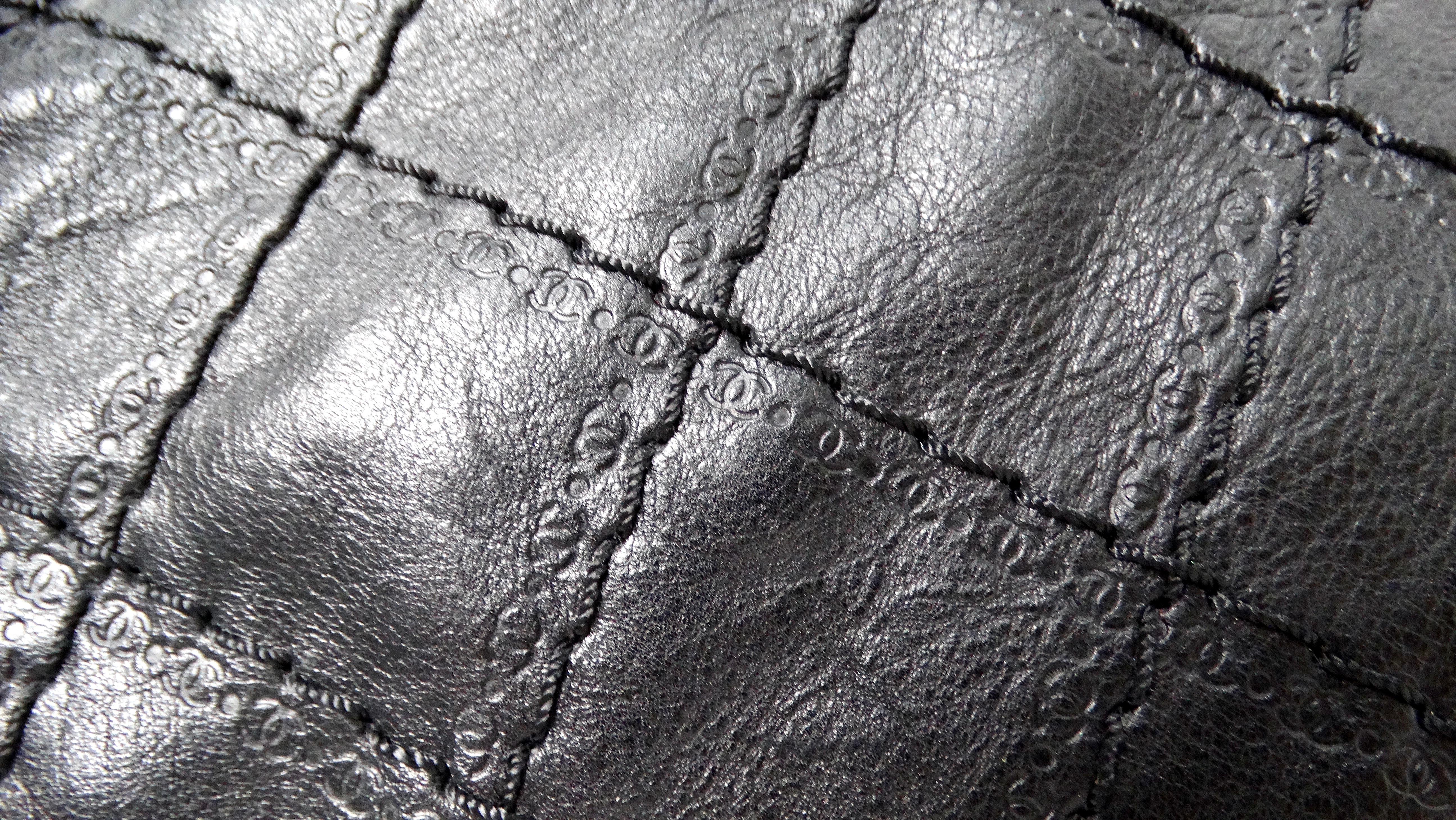 2013 Chanel Nero CC Crave Borsa Hobo trapuntata in pelle di vitello in vendita 2