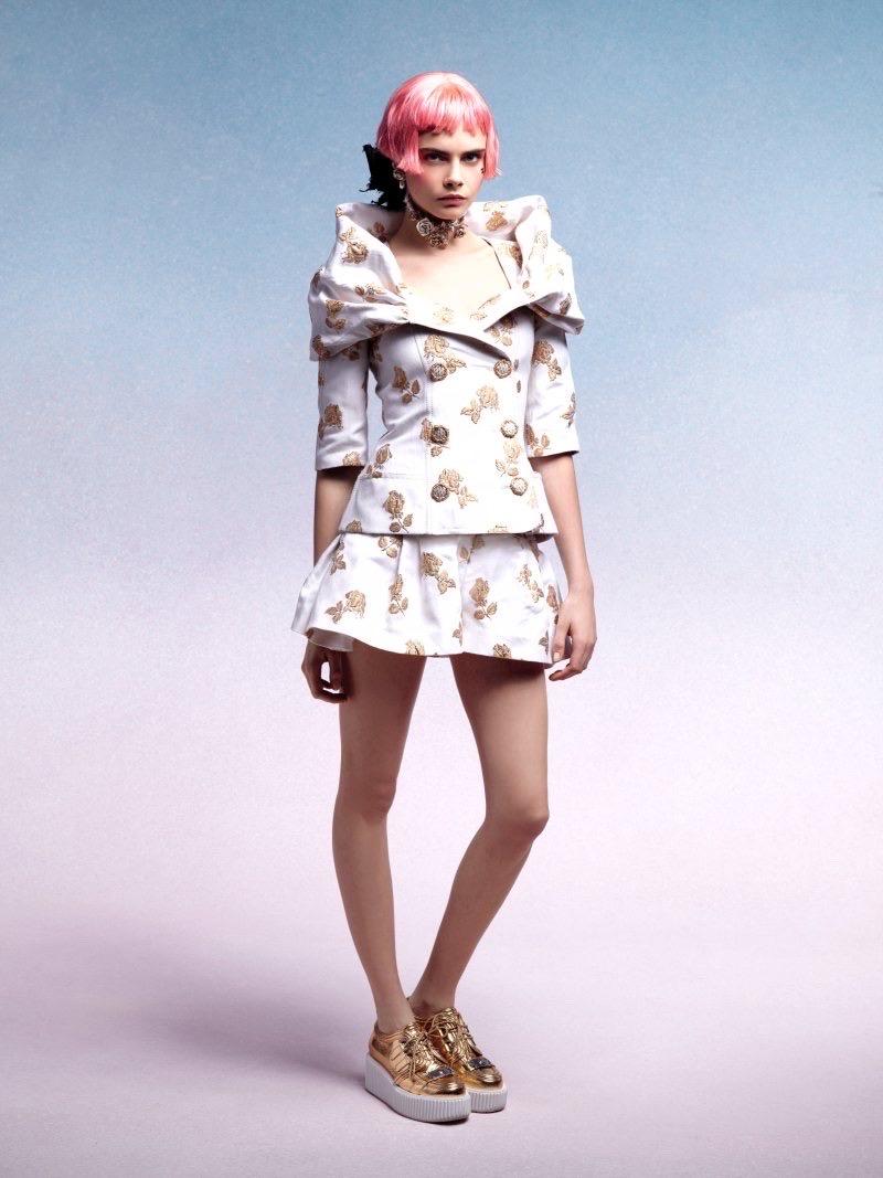 2013 Chanel by Karl Lagerfeld Metallic Gold Ivory Silk Brocade Jacket w/ Shorts For Sale 7