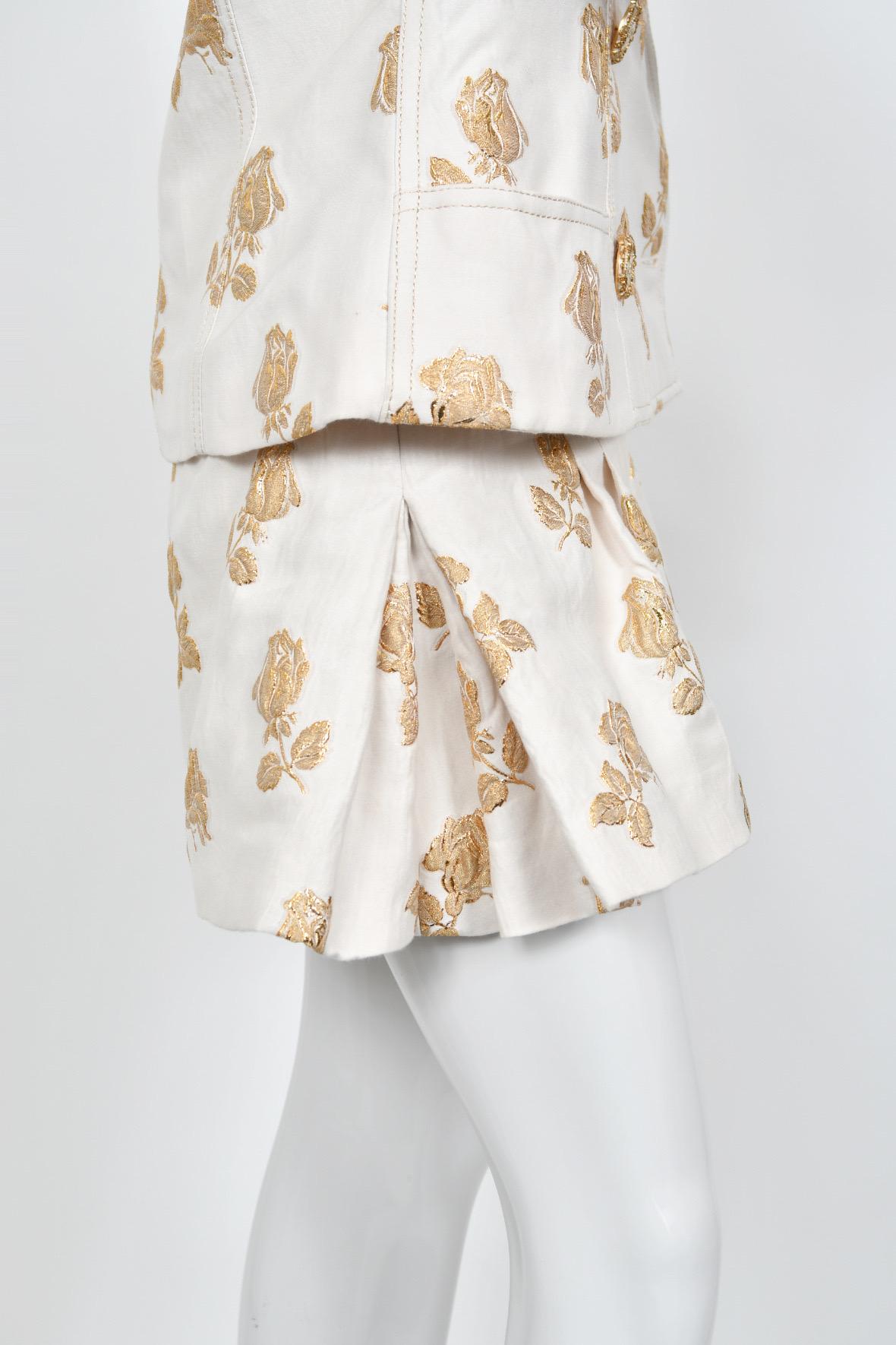 2013 Chanel by Karl Lagerfeld Metallic Gold Ivory Silk Brocade Jacket w/ Shorts For Sale 9
