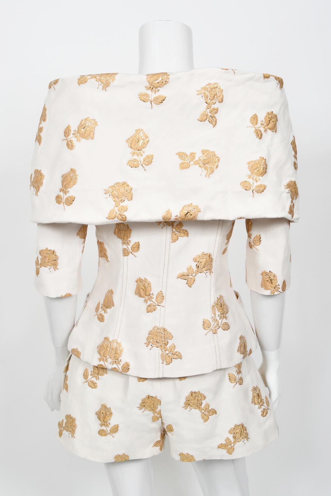 2013 Chanel by Karl Lagerfeld Metallic Gold Ivory Silk Brocade Jacket w/ Shorts For Sale 13