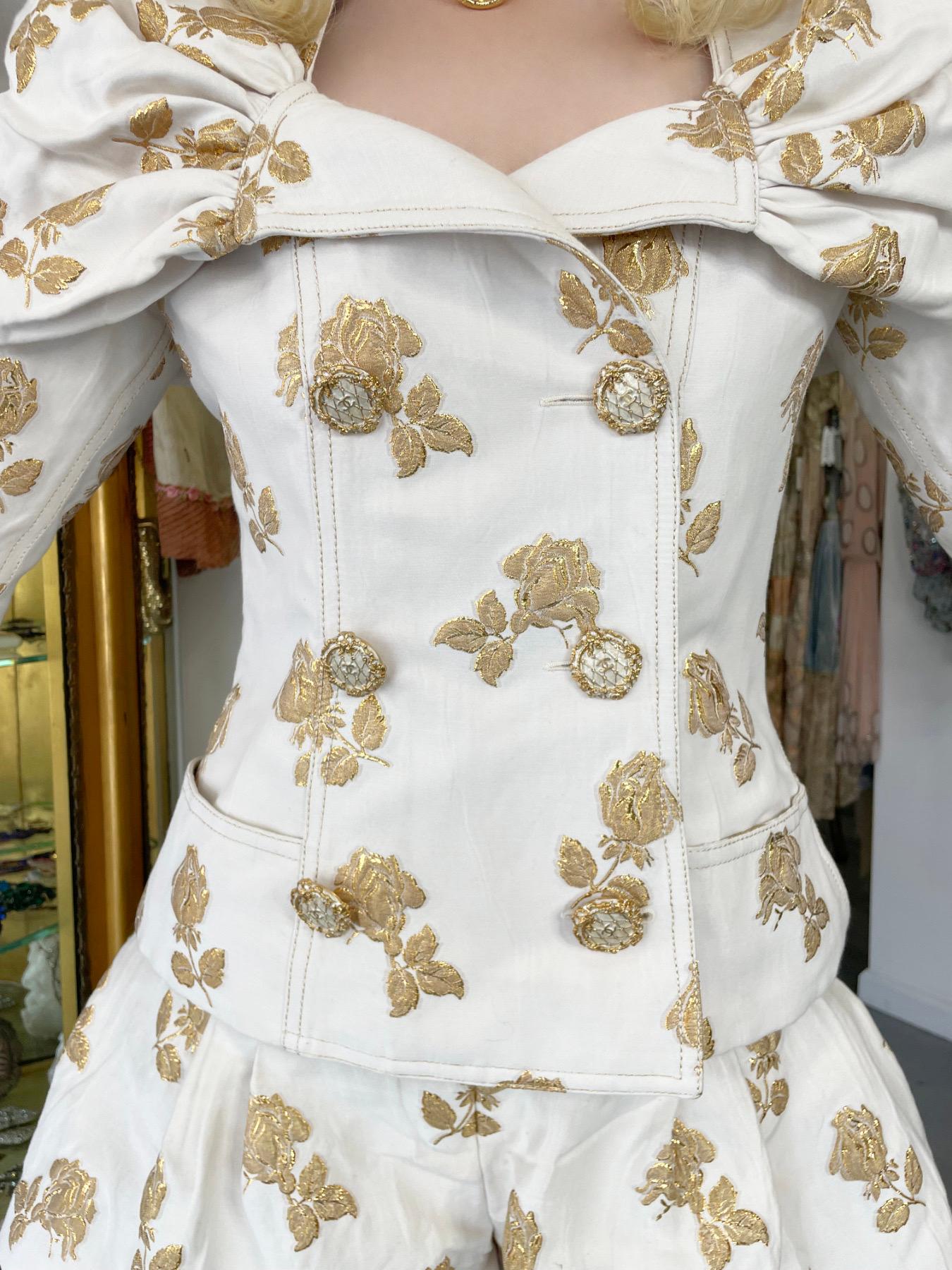 2013 Chanel by Karl Lagerfeld Metallic Gold Ivory Silk Brocade Jacket w/ Shorts For Sale 3