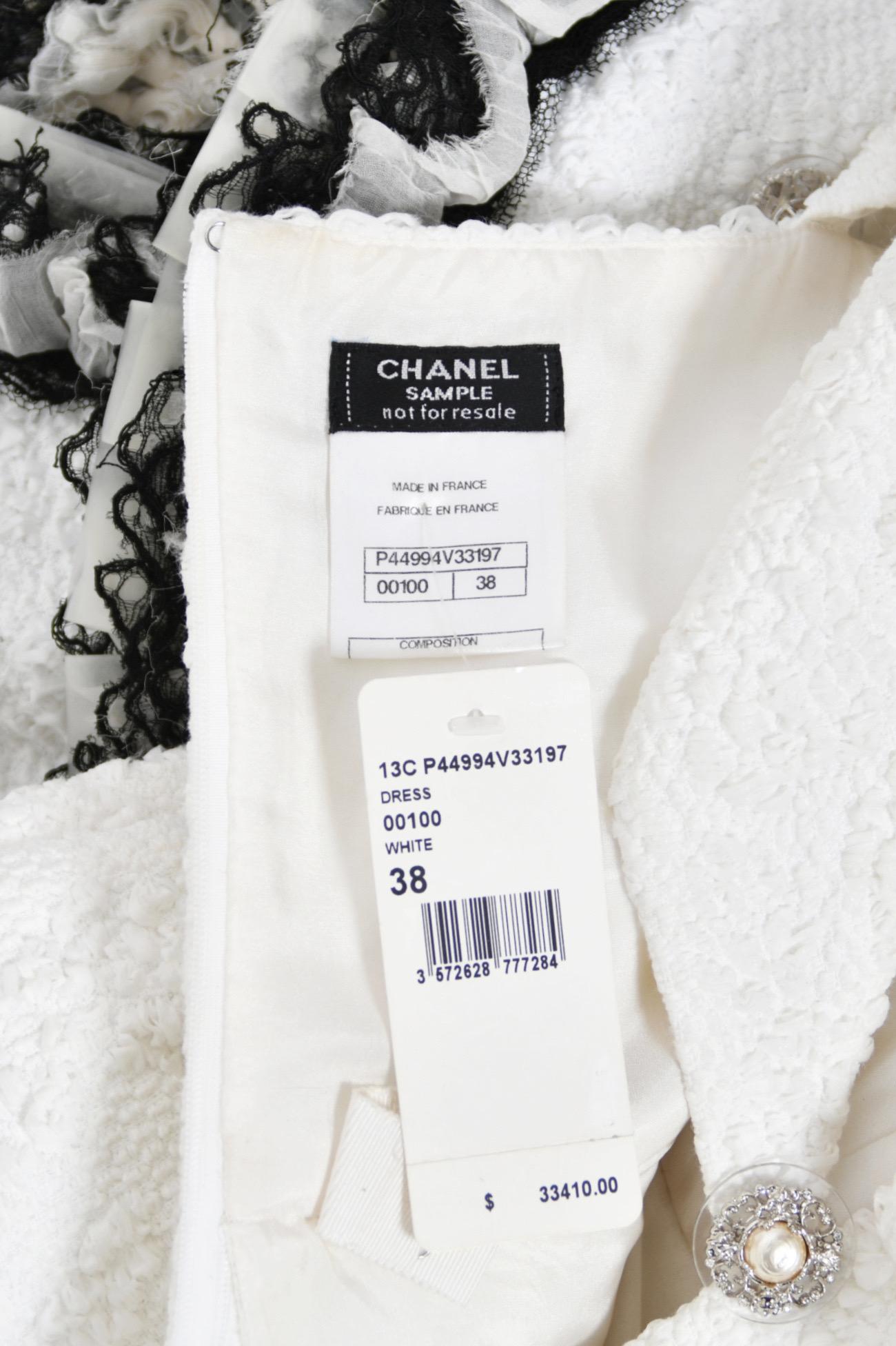 2013 Pasarela Chanel by Karl Lagerfeld Minivestido de falda completa de seda texturizada blanca en venta 15