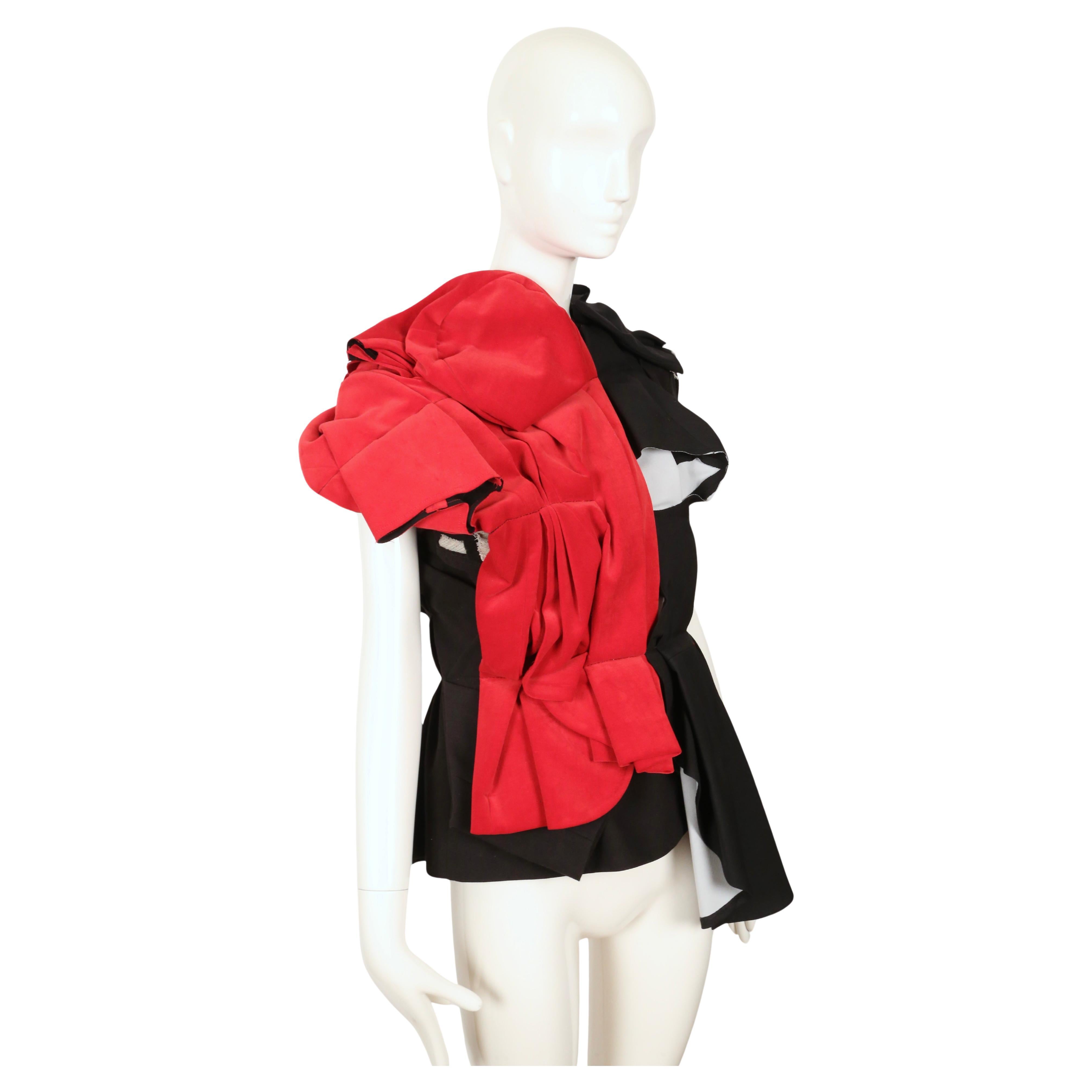 2013 COMME DES GARCONS giacca RUNWAY nera e rossa In condizioni ottime in vendita a San Fransisco, CA
