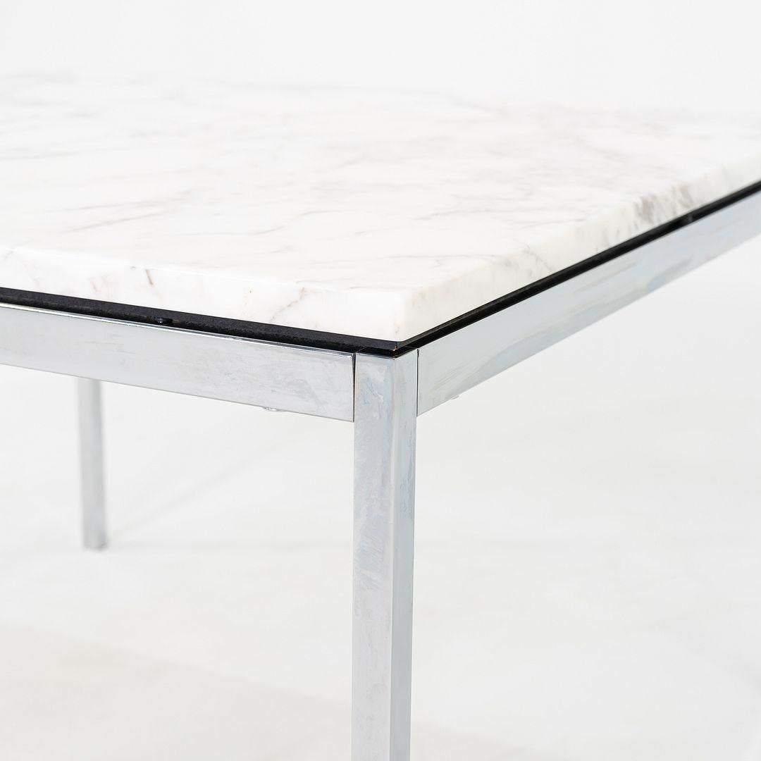 2013 Florence Knoll Table basse et d'appoint avec plateau en marbre Arabescato poli 29x29x19 en vente 1