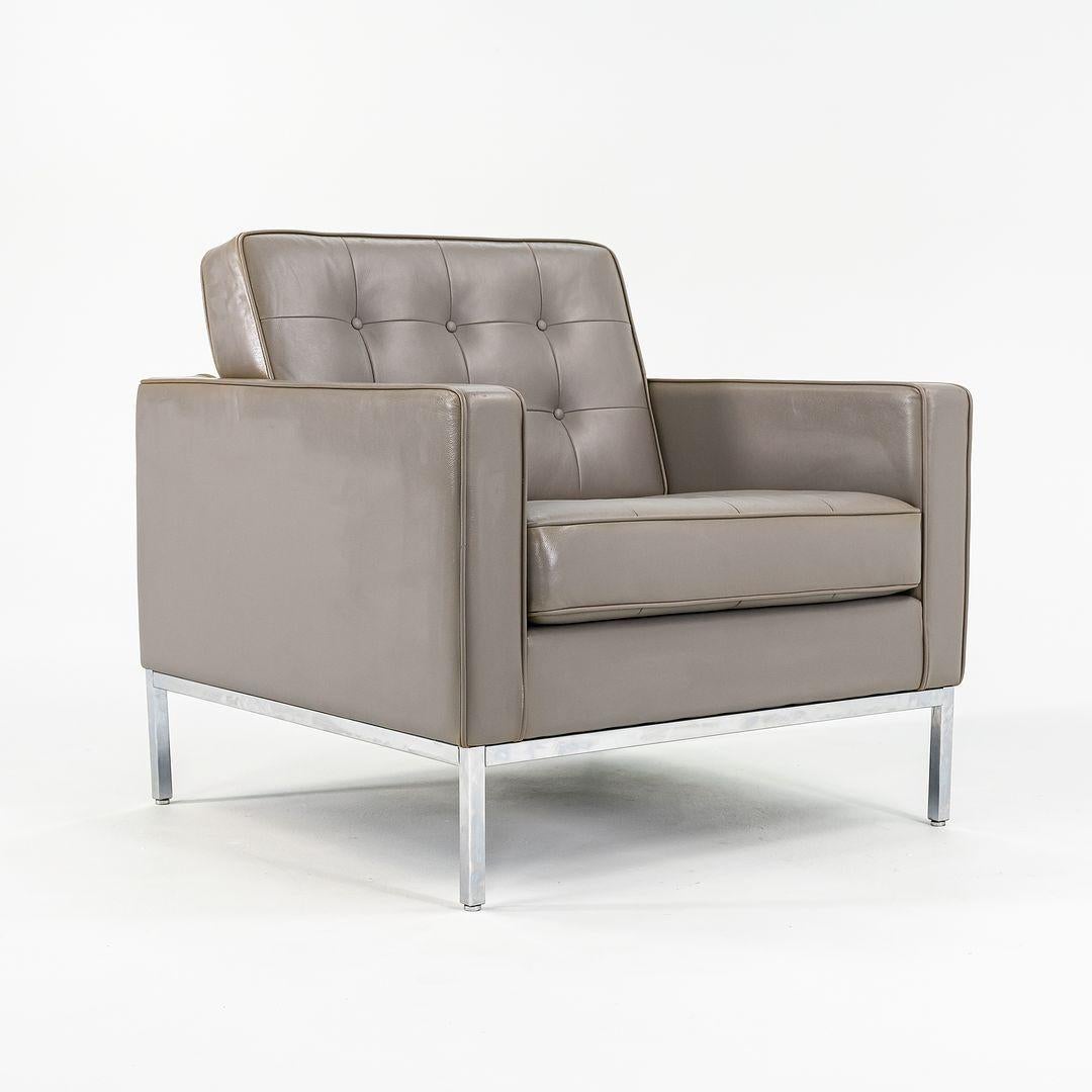 2013 Florence Knoll Lounge / Club Chair in grauem Leder mit Chromfuß im Angebot 2