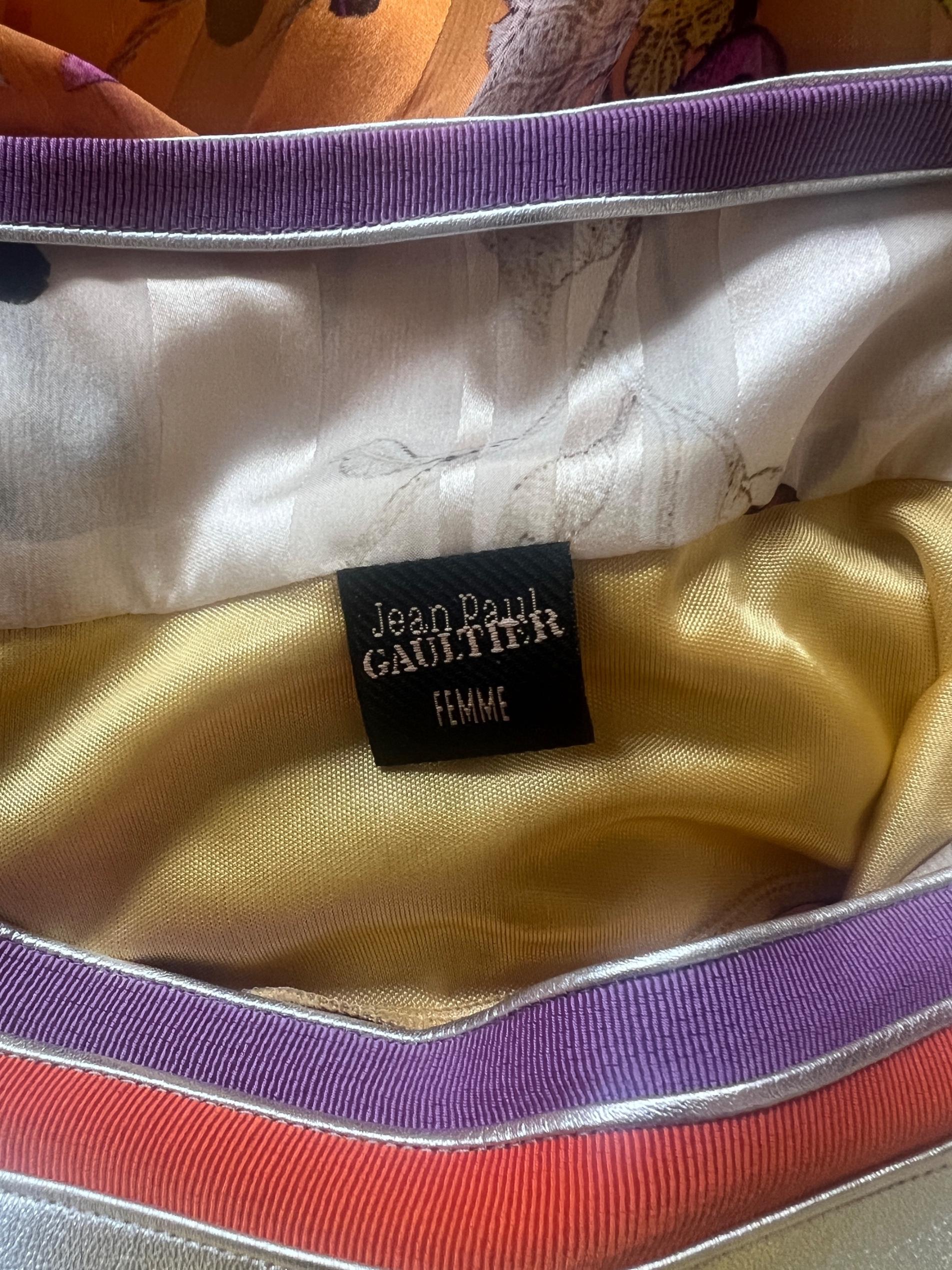 2013 Jean Paul Gaultier Laufsteg Dokumentiertes Kleid aus Seide mit Blumendruck im Angebot 1