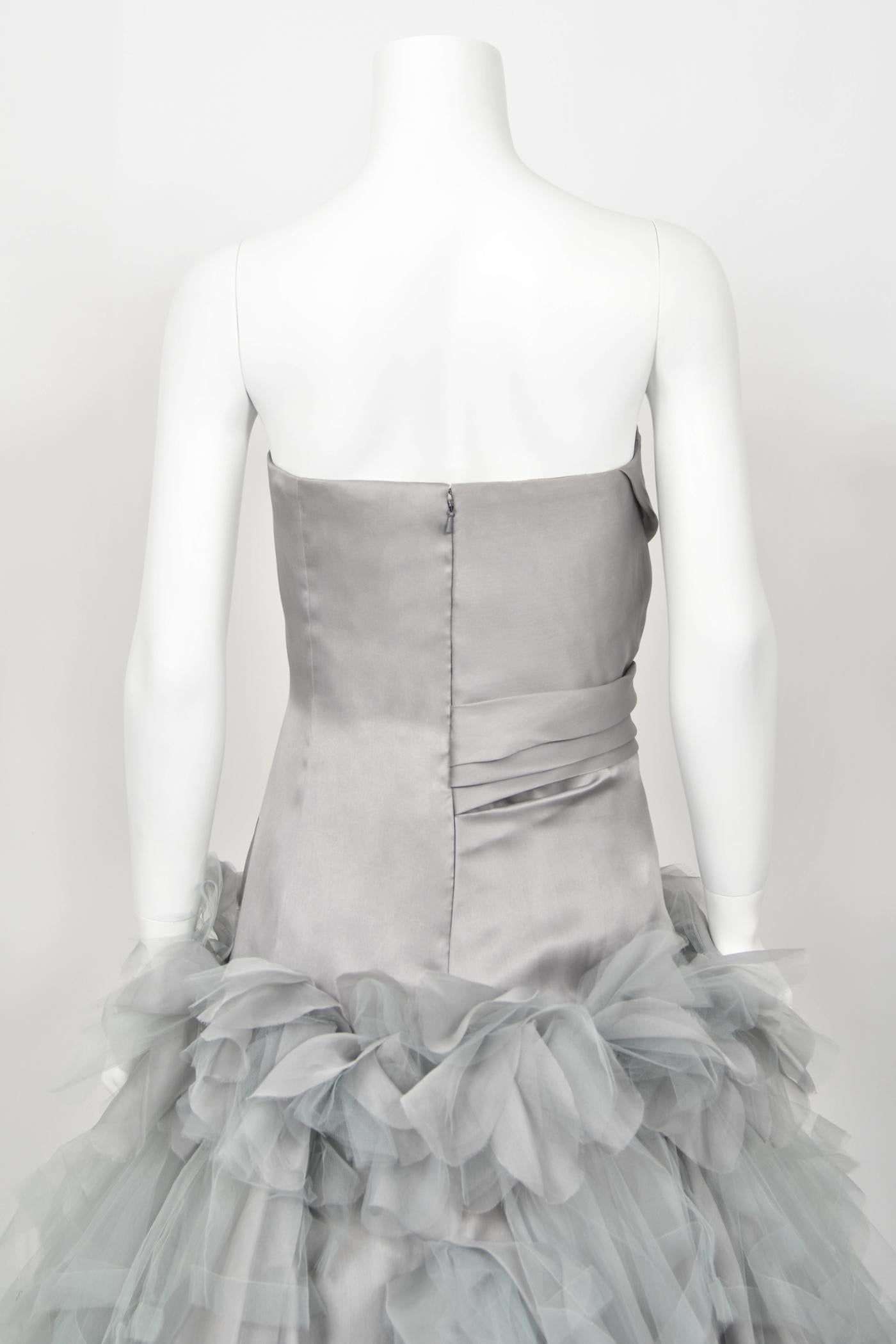 2013 Oscar de la Renta Dove-Grey Silk Strapless Bustier Tiered Tulle Gown w/Tags For Sale 7