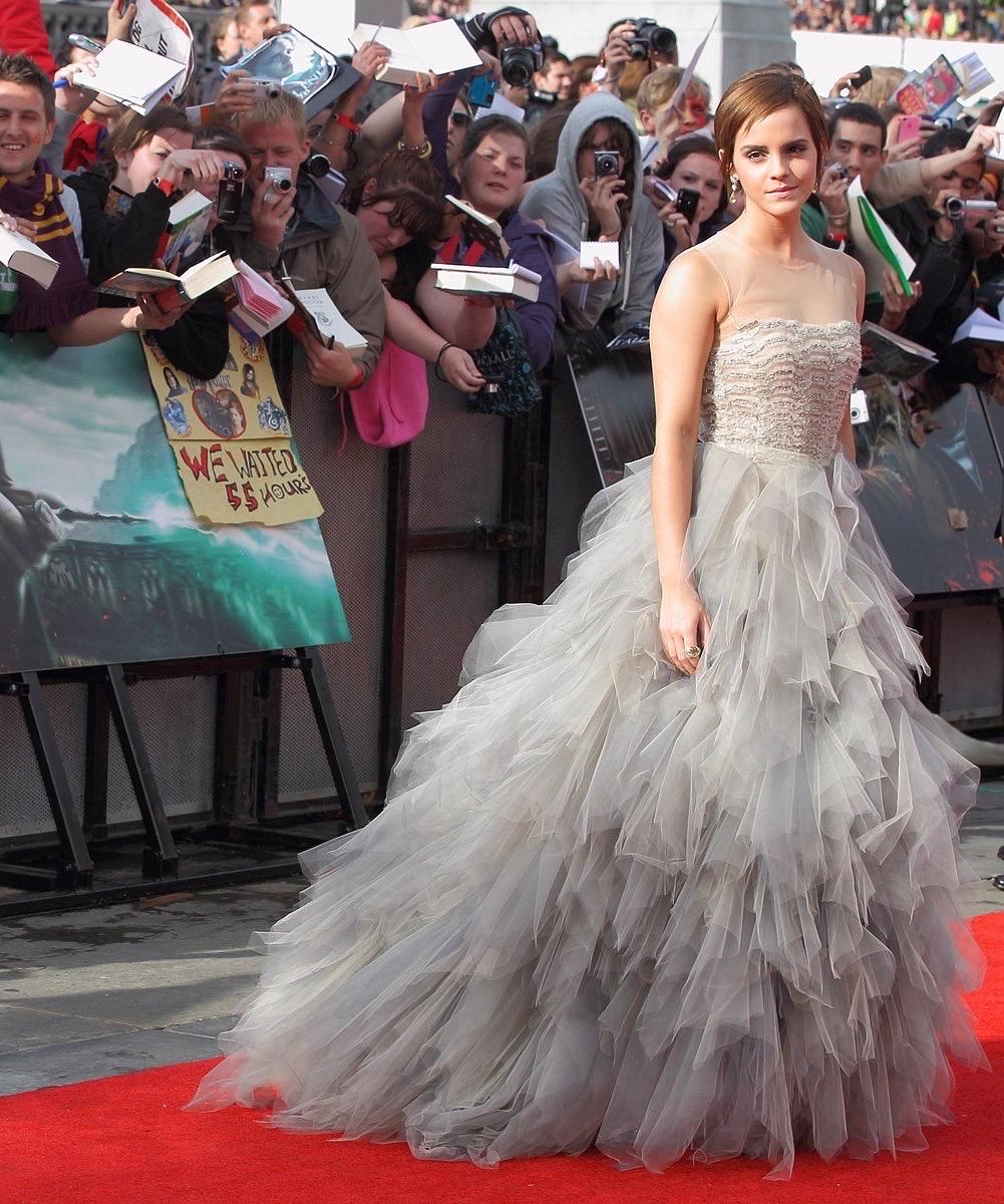 2013 Oscar de la Renta Dove-Grey Silk Strapless Bustier Tiered Tulle Gown w/Tags For Sale 1