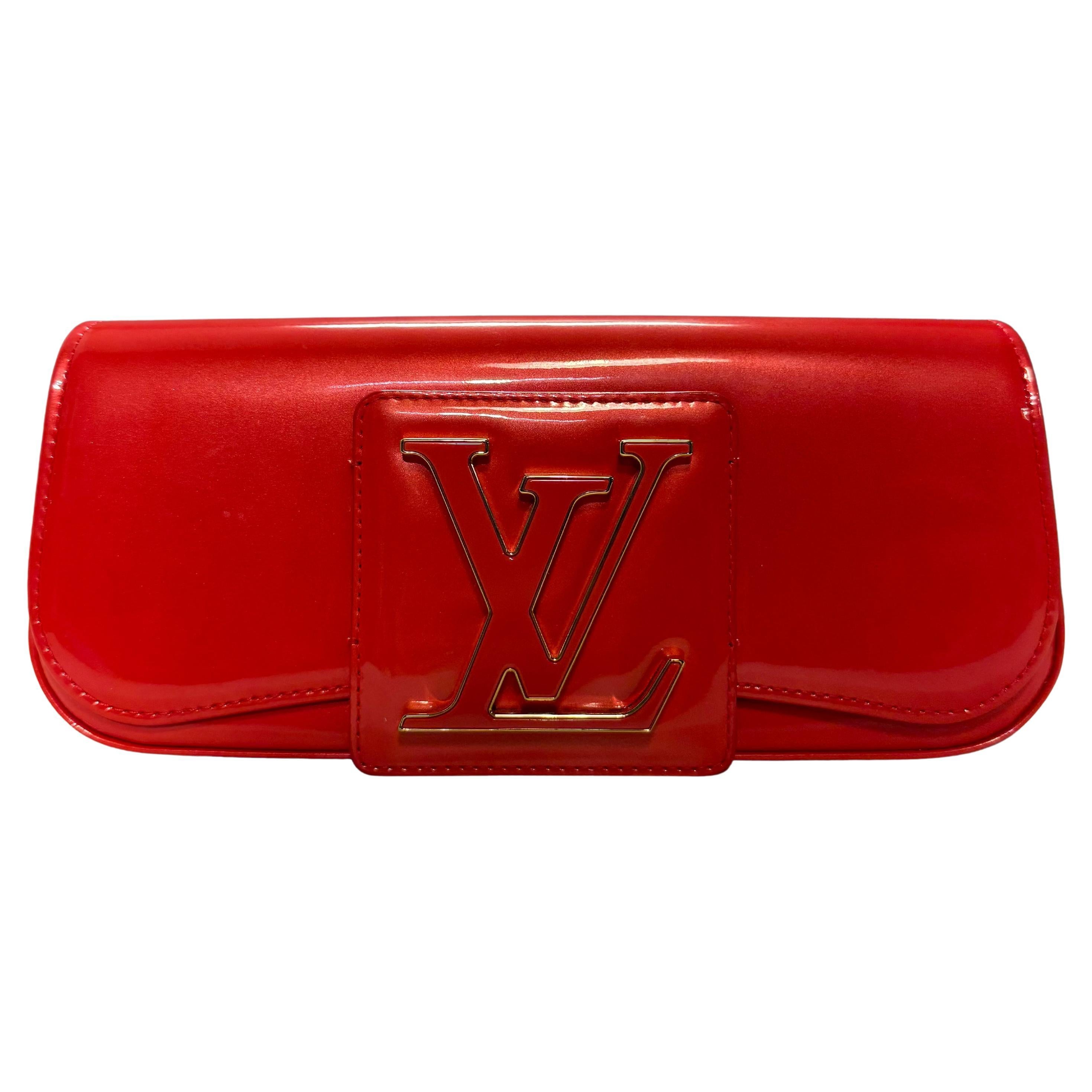 2013 Rare Louis Vuitton Sobe Coral Patent Pochette en vente