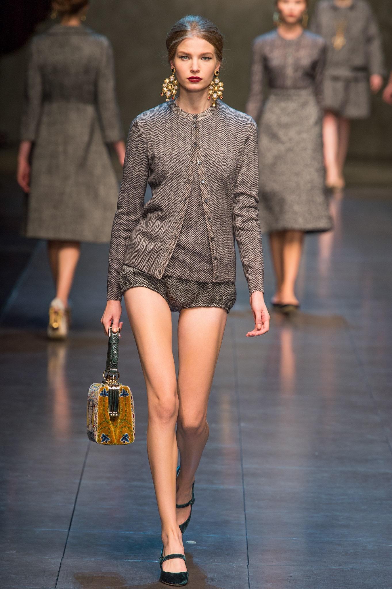 2013 Runway Dolce and Gabbana Monochrome Tweed Hotpants For Sale 4