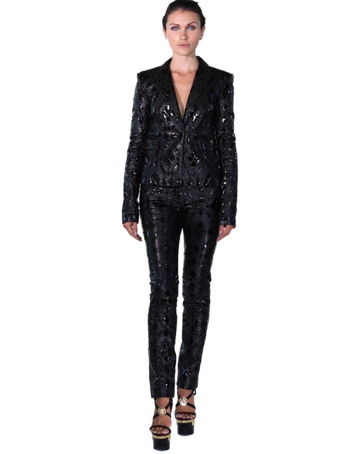 Nero 2013 Versace: abito pantalone in nappa nera e pelle lucida in vendita