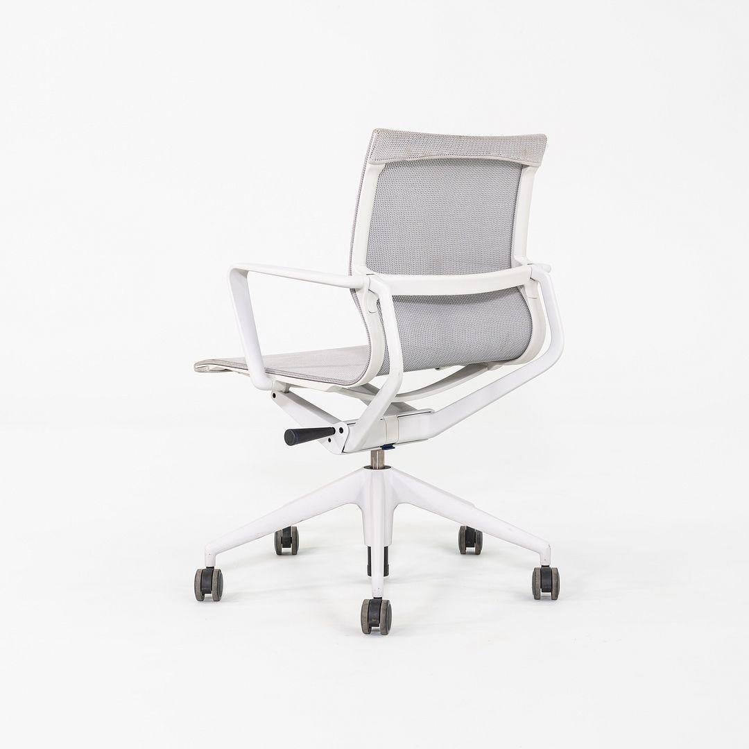 2014 Alberto Meda für Vitra Physix: Schreibtischstühle aus weißem Mesh, 12+ verfügbar im Zustand „Gut“ im Angebot in Philadelphia, PA