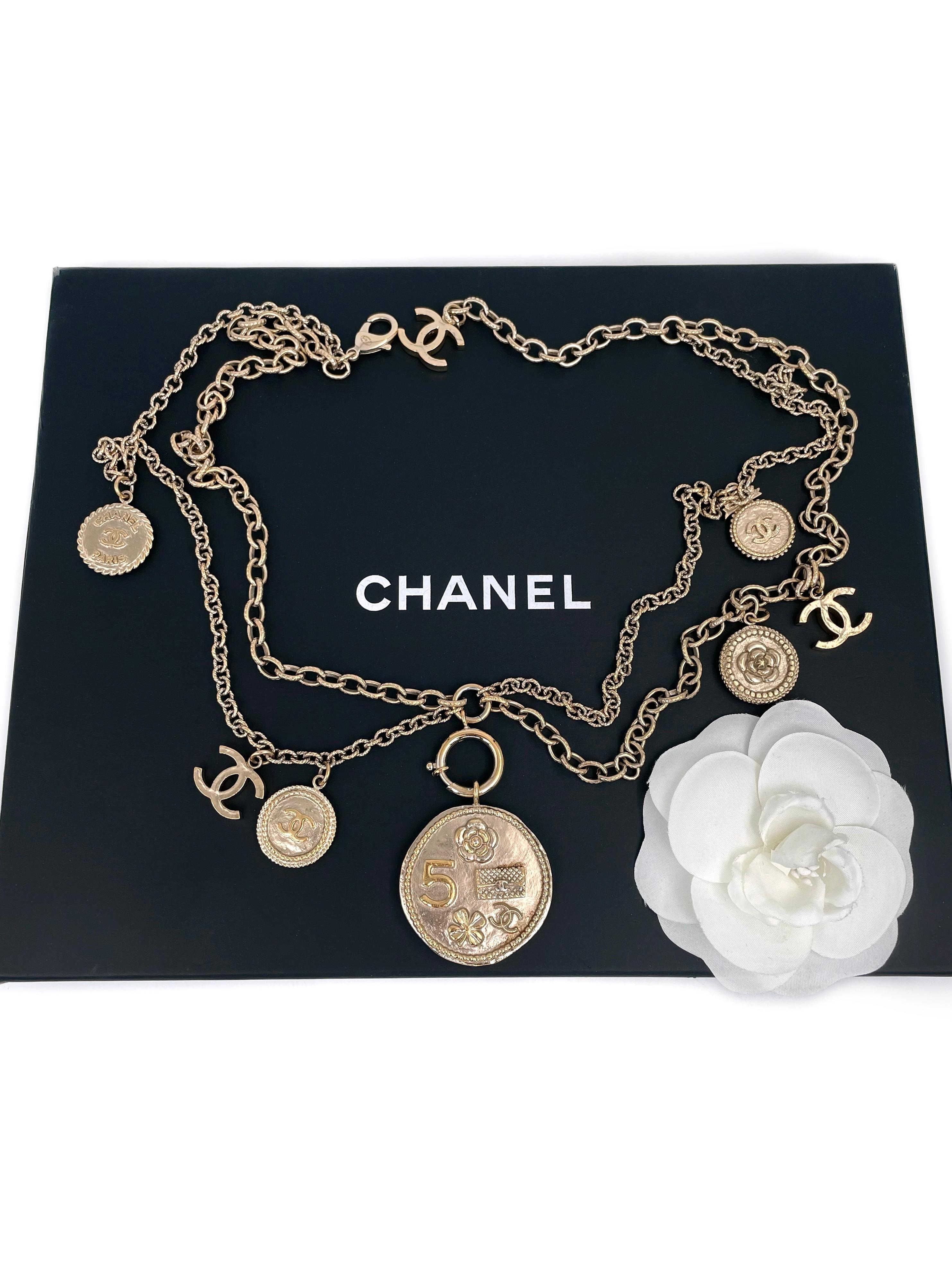 2014 Chanel 100th Anniversary Medaillon Münze Double Chain Gliederhalskette (Moderne)
